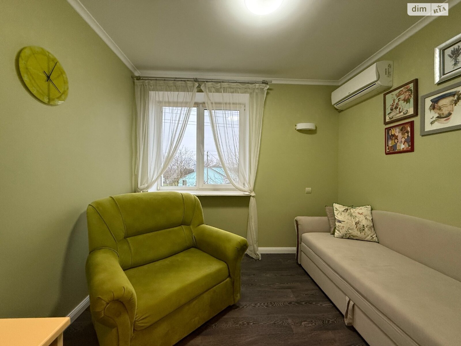 двухэтажный дом с верандой, 248 кв. м, кирпич. Продажа в Березани фото 1