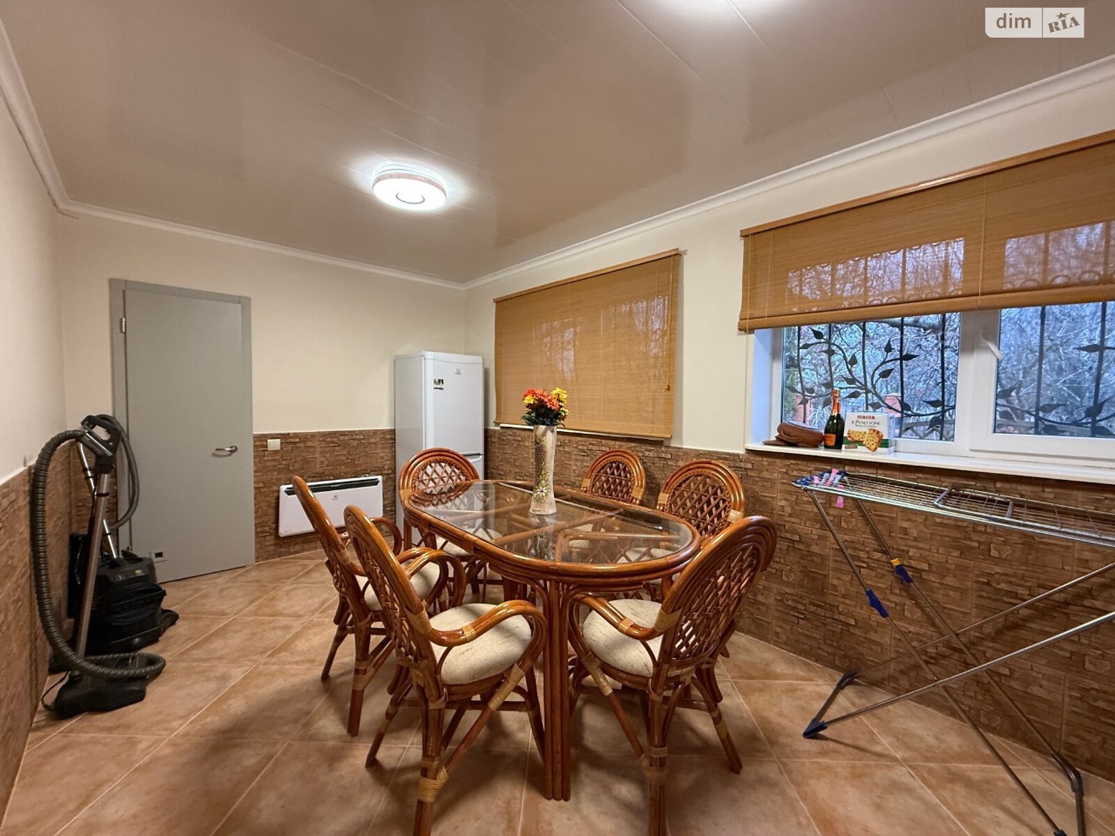 двухэтажный дом с верандой, 248 кв. м, кирпич. Продажа в Березани фото 1