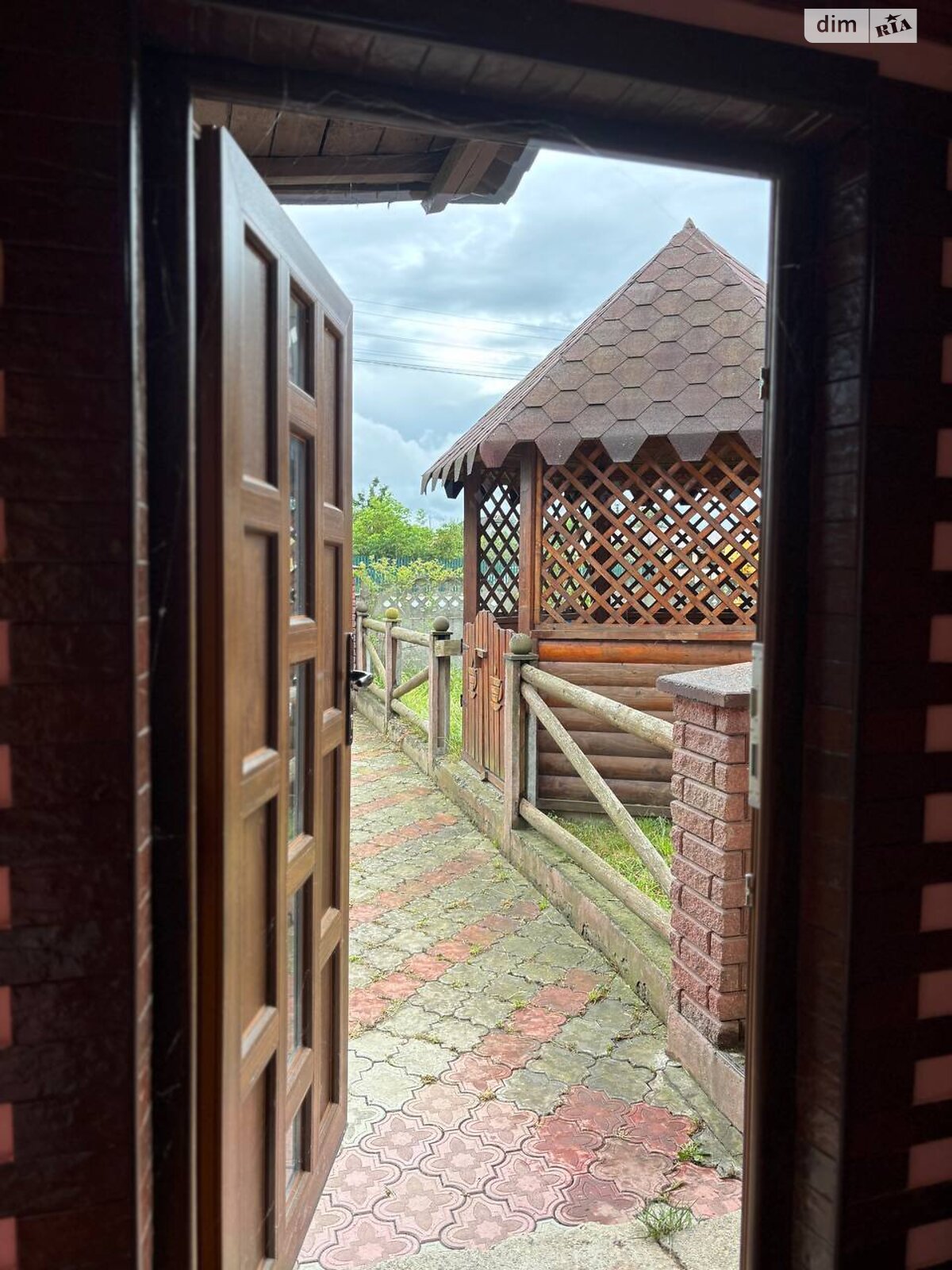 одноэтажный дом с гаражом, 67 кв. м, кирпич. Продажа в Березовке фото 1