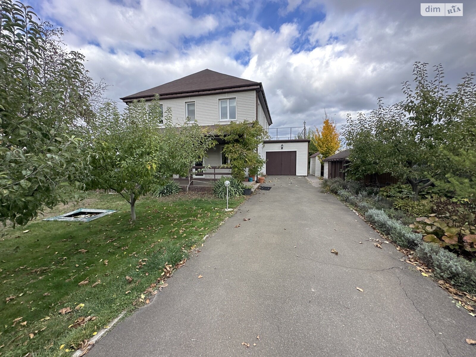 двухэтажный дом с гаражом, 187 кв. м, кирпич. Продажа в Берёзовке фото 1