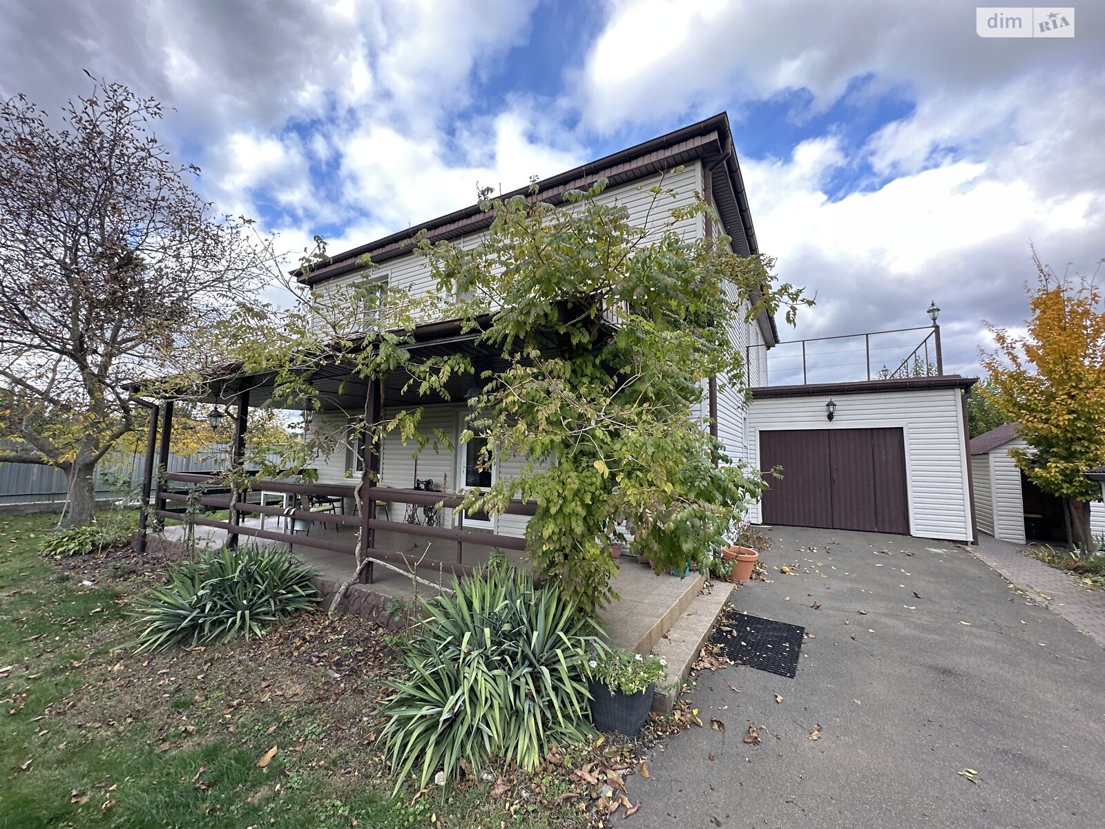 двухэтажный дом с гаражом, 187 кв. м, кирпич. Продажа в Берёзовке фото 1