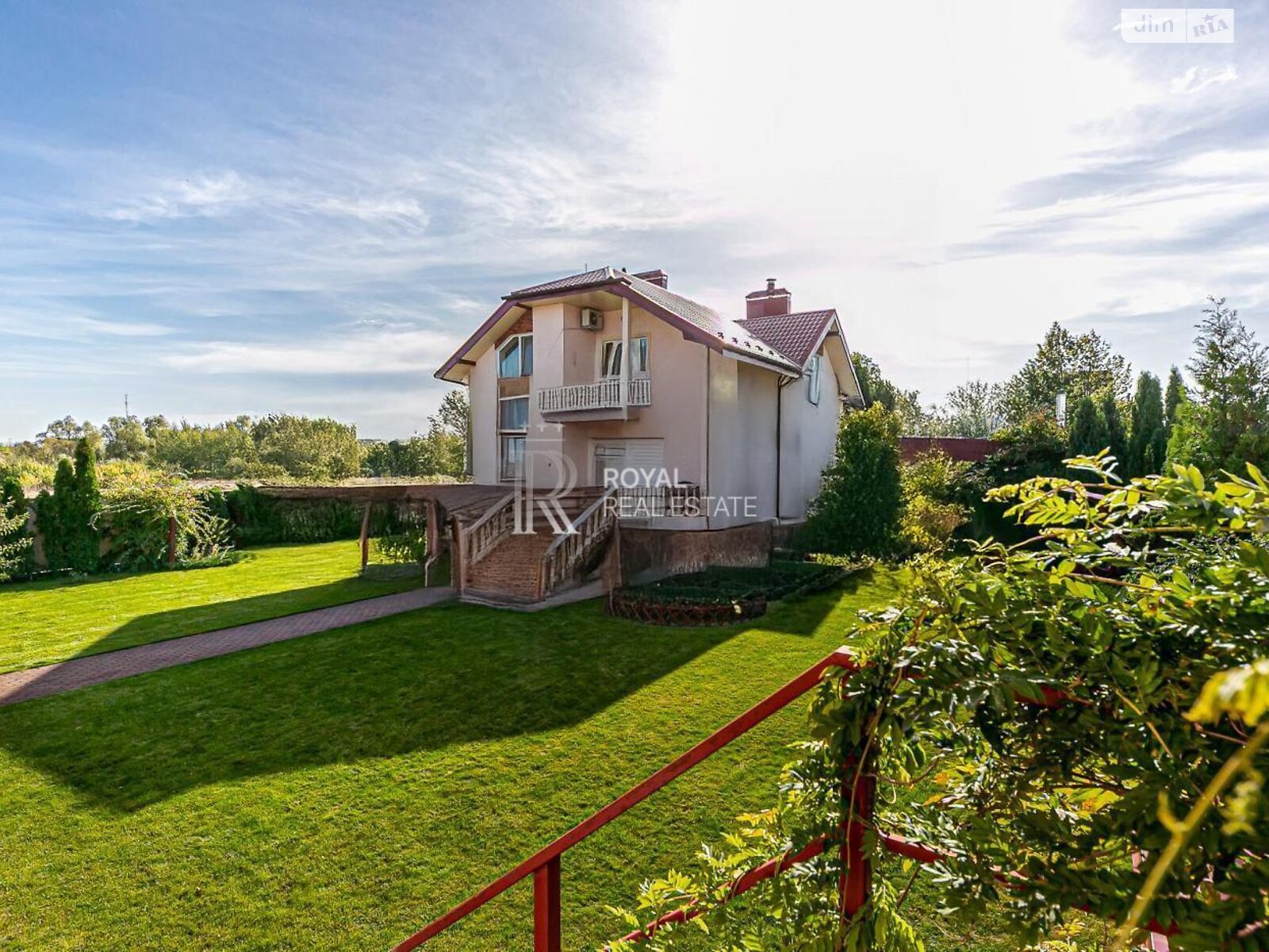 триповерховий будинок з верандою, 270 кв. м, кирпич. Продаж у Березівці фото 1 триповерховий будинок з верандою, 270 кв. м, кирпич. Продаж у Березівці фото 1