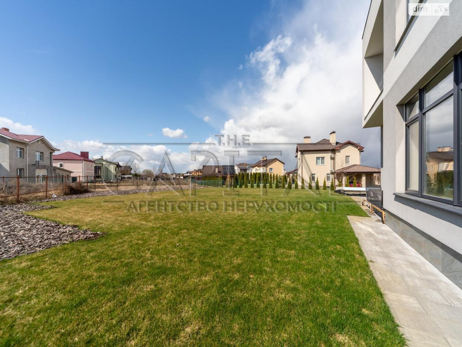 двухэтажный дом, 260 кв. м, кирпич. Продажа в Берёзовке фото 1 двухэтажный дом, 260 кв. м, кирпич. Продажа в Берёзовке фото 1