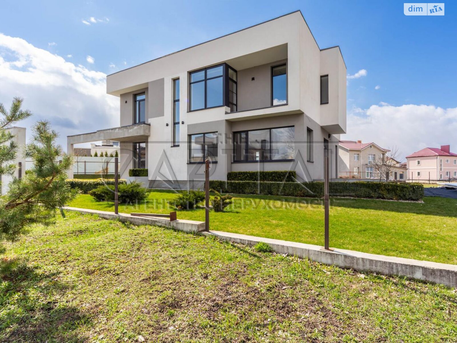 двухэтажный дом, 260 кв. м, кирпич. Продажа в Берёзовке фото 1 двухэтажный дом, 260 кв. м, кирпич. Продажа в Берёзовке фото 1