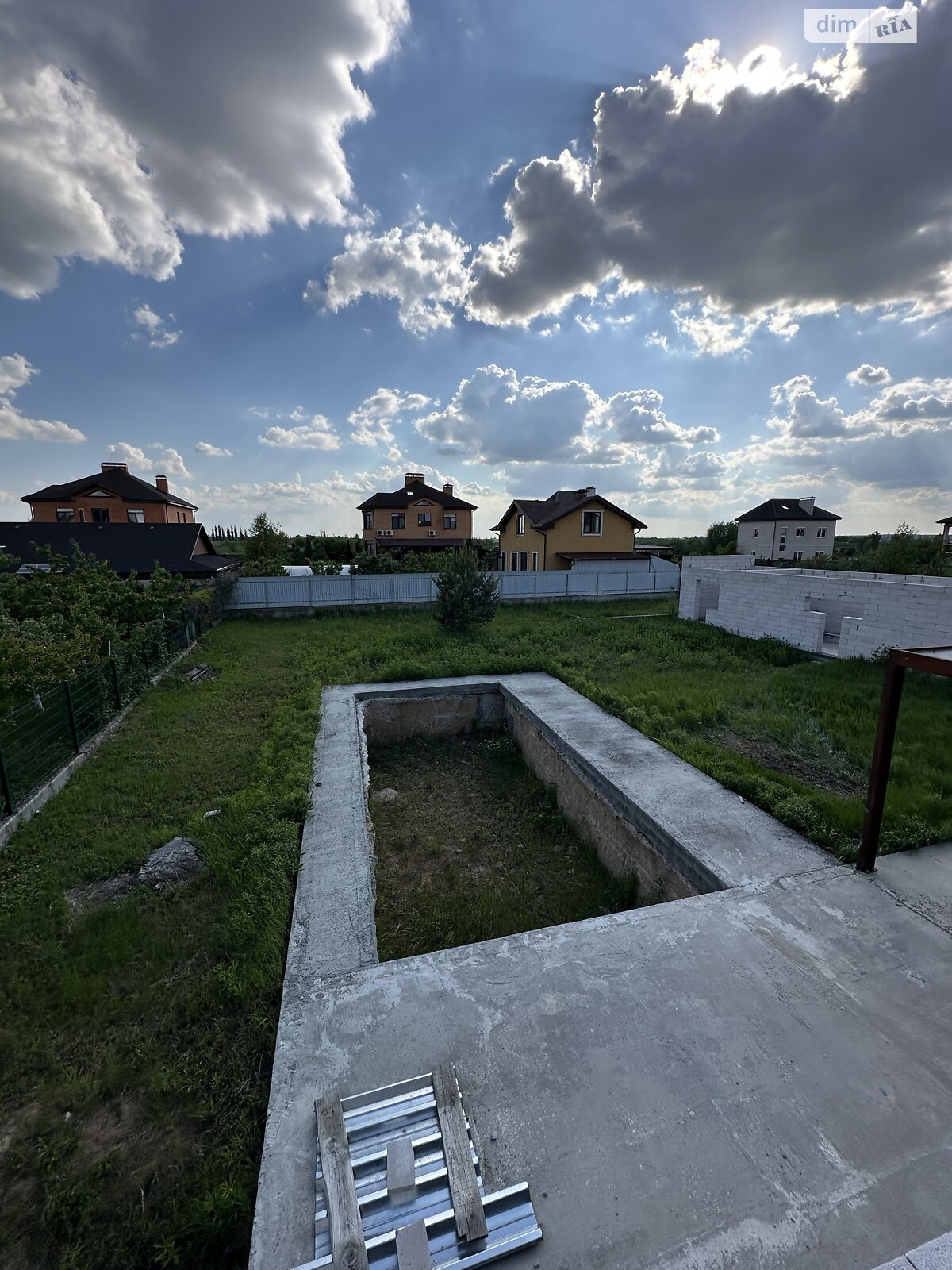 двухэтажный дом, 350 кв. м, монолитно-каркасный. Продажа в Берёзовке фото 1 двухэтажный дом, 350 кв. м, монолитно-каркасный. Продажа в Берёзовке фото 1