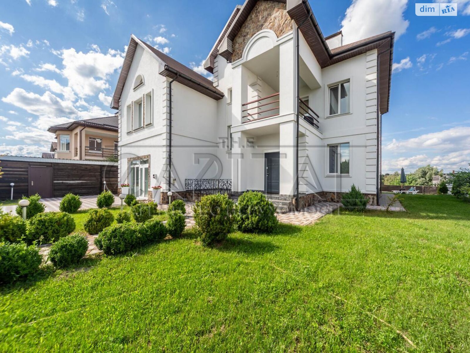 триповерховий будинок з балконом, 431.9 кв. м, цегла. Продаж у Березівці фото 1