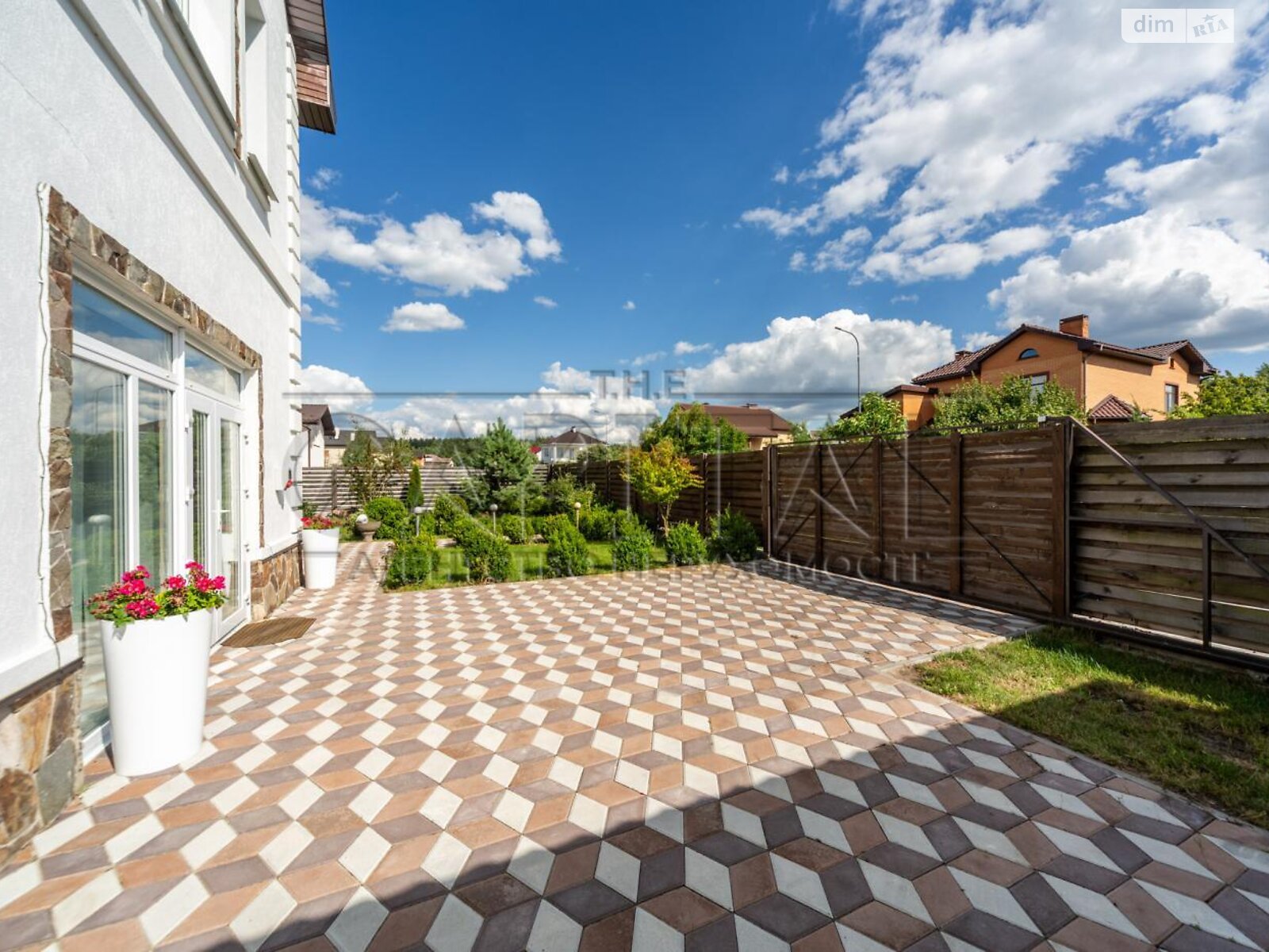 триповерховий будинок з балконом, 431.9 кв. м, цегла. Продаж у Березівці фото 1