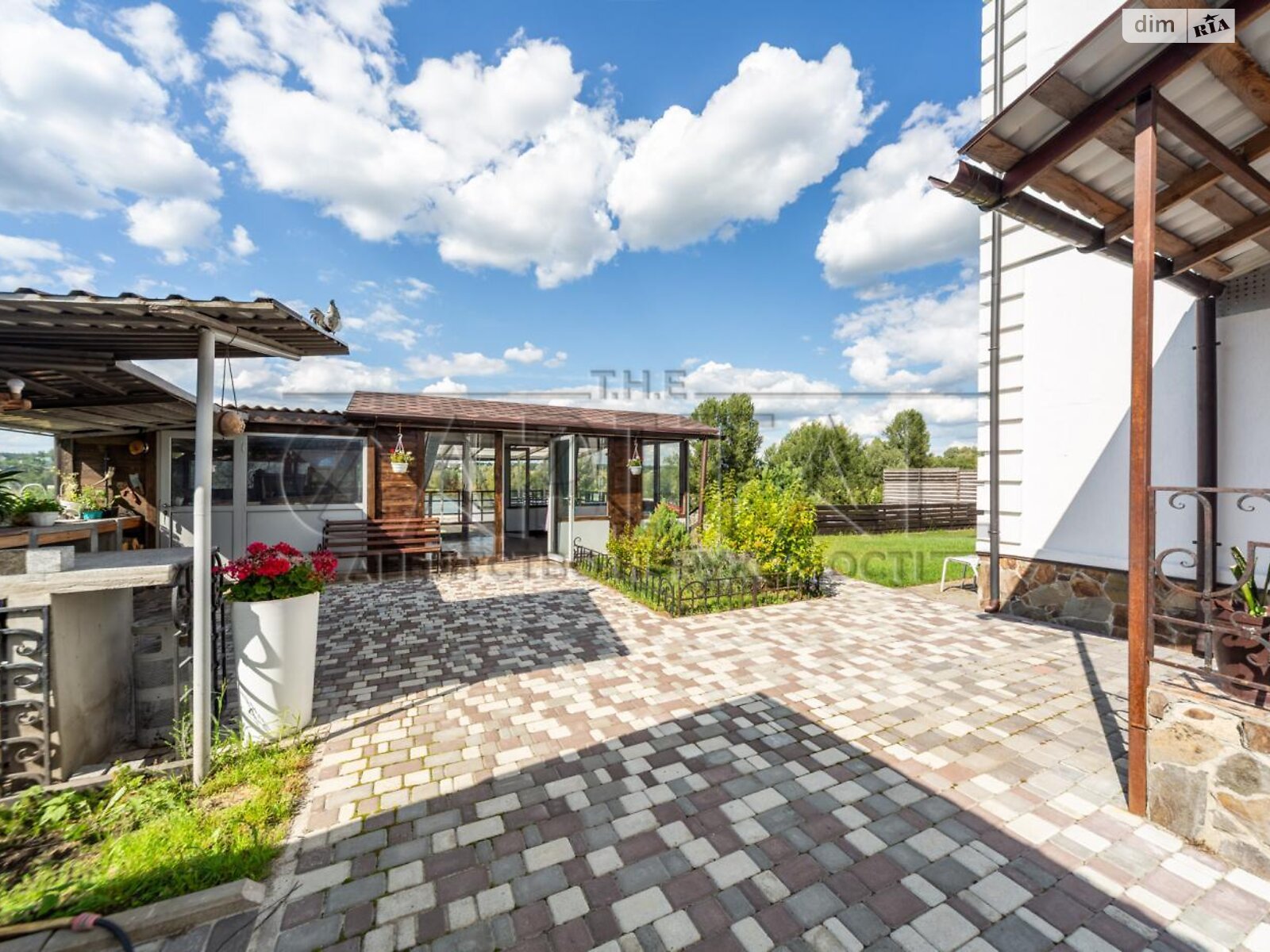 триповерховий будинок з балконом, 431.9 кв. м, цегла. Продаж у Березівці фото 1