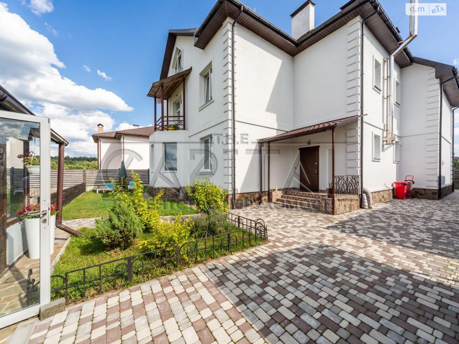 триповерховий будинок з балконом, 431.9 кв. м, цегла. Продаж у Березівці фото 1