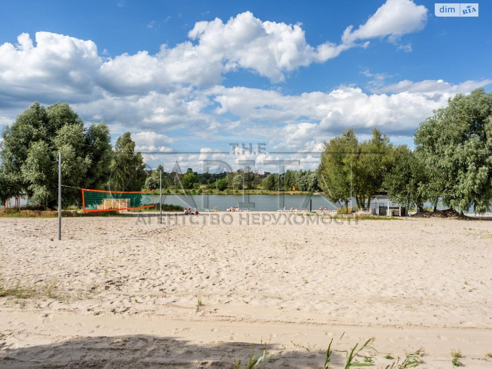 триповерховий будинок з балконом, 431.9 кв. м, цегла. Продаж у Березівці фото 1