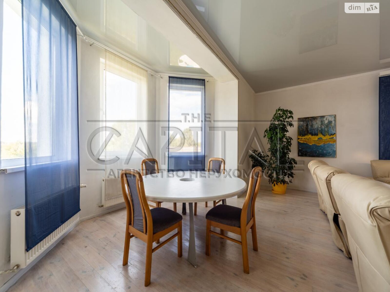 триповерховий будинок з балконом, 431.9 кв. м, цегла. Продаж у Березівці фото 1