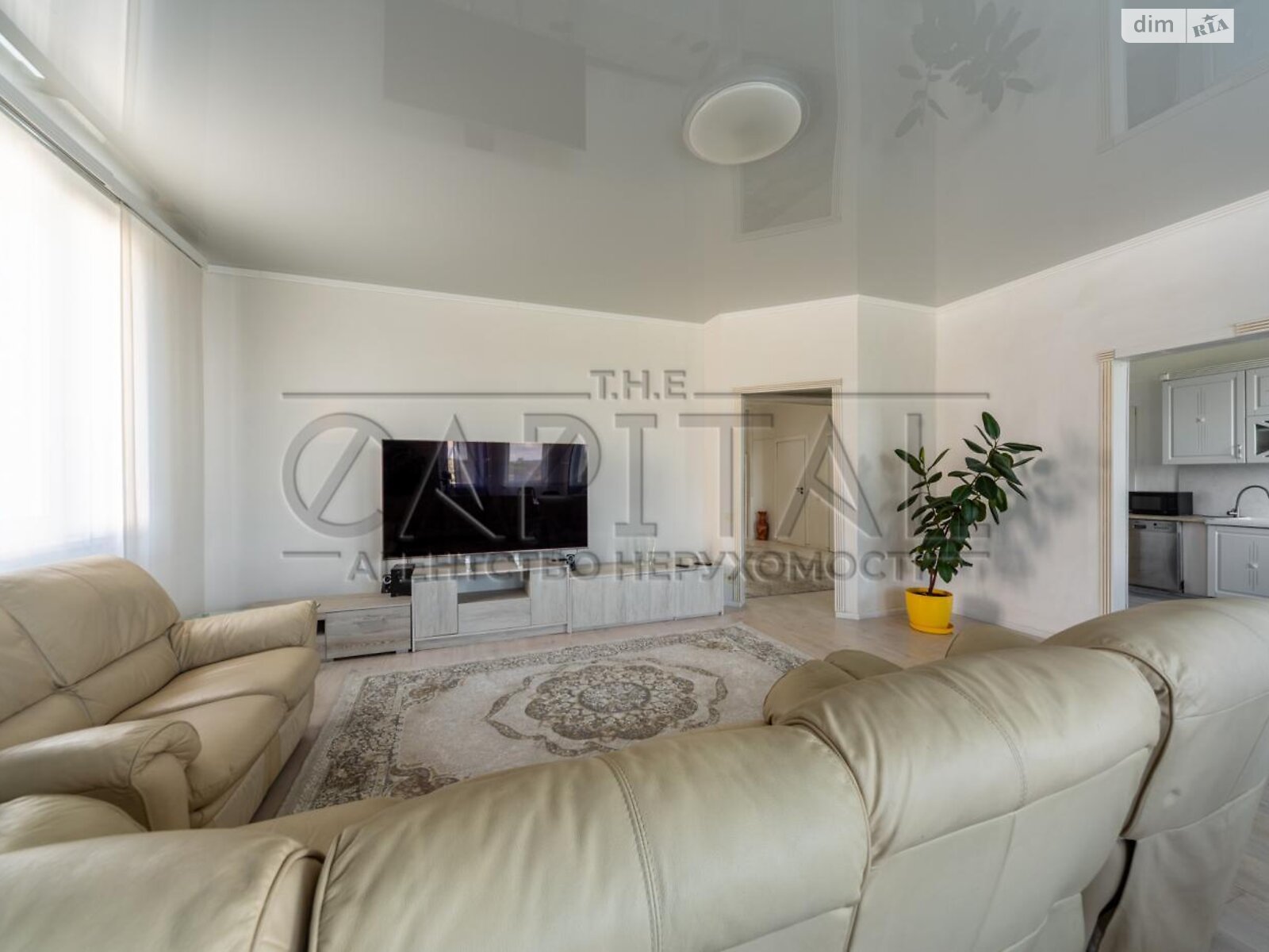 триповерховий будинок з балконом, 431.9 кв. м, цегла. Продаж у Березівці фото 1