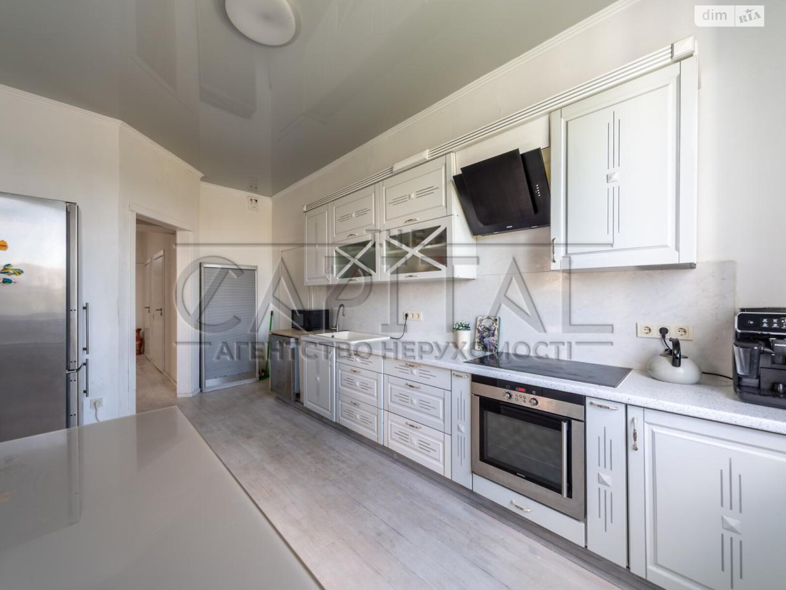 триповерховий будинок з балконом, 431.9 кв. м, цегла. Продаж у Березівці фото 1