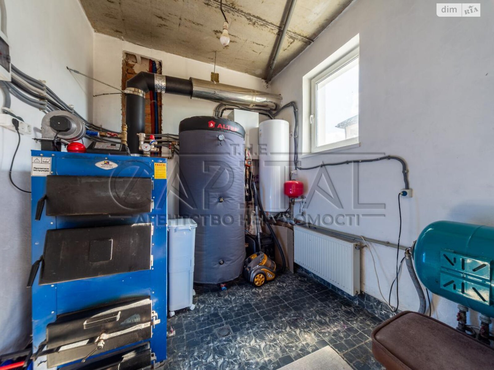 триповерховий будинок з балконом, 431.9 кв. м, цегла. Продаж у Березівці фото 1