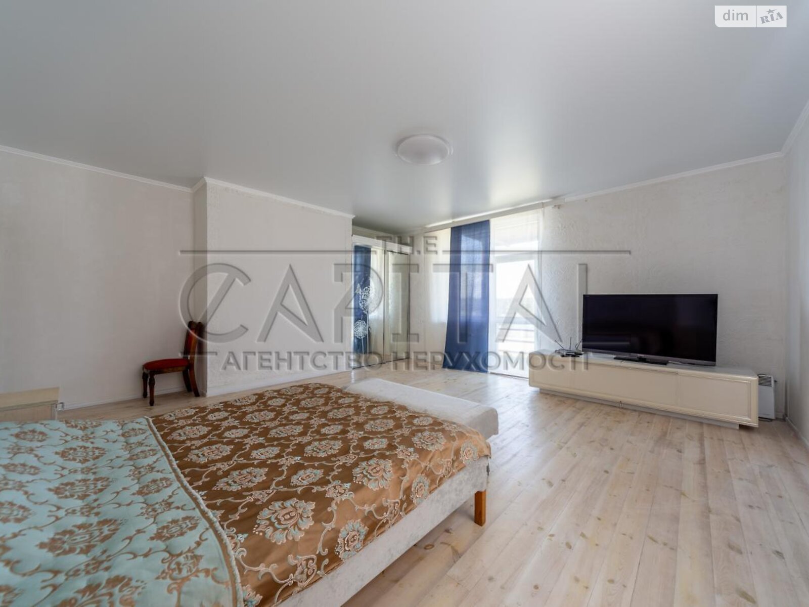 триповерховий будинок з балконом, 431.9 кв. м, цегла. Продаж у Березівці фото 1