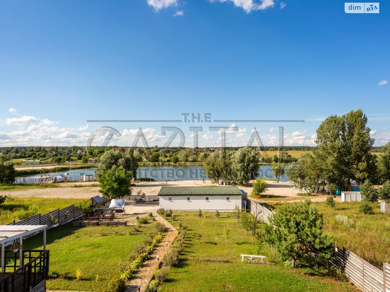 триповерховий будинок з балконом, 431.9 кв. м, цегла. Продаж у Березівці фото 1