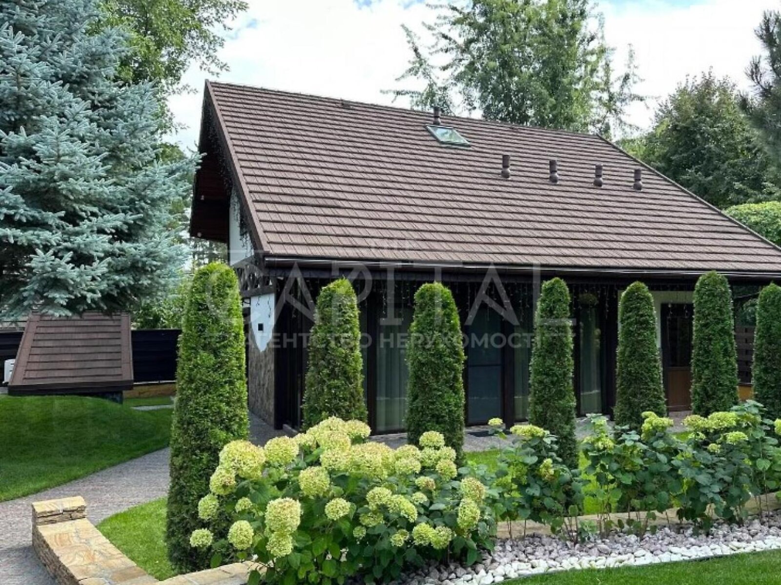 двухэтажный дом с гаражом, 450 кв. м, кирпич. Продажа в Берёзовке фото 1 двухэтажный дом с гаражом, 450 кв. м, кирпич. Продажа в Берёзовке фото 1