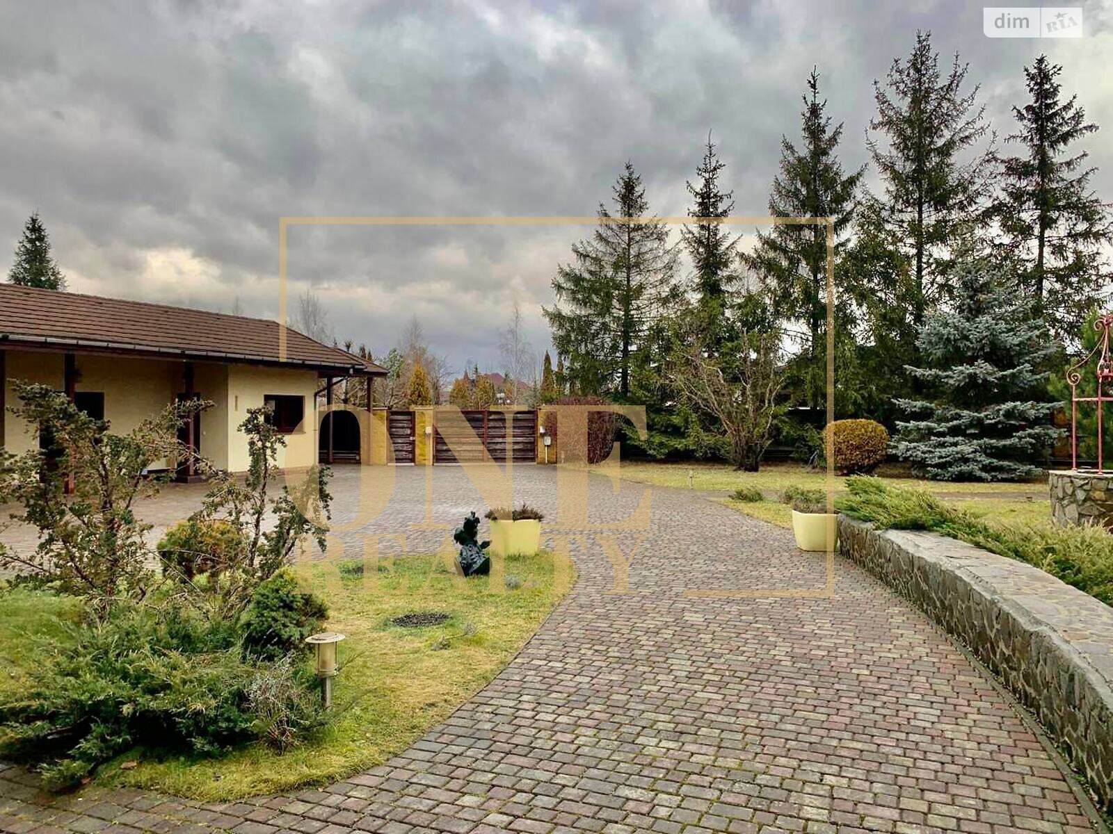 двоповерховий будинок з гаражем, 763.8 кв. м, цегла. Продаж у Березівці фото 1 двоповерховий будинок з гаражем, 763.8 кв. м, цегла. Продаж у Березівці фото 1