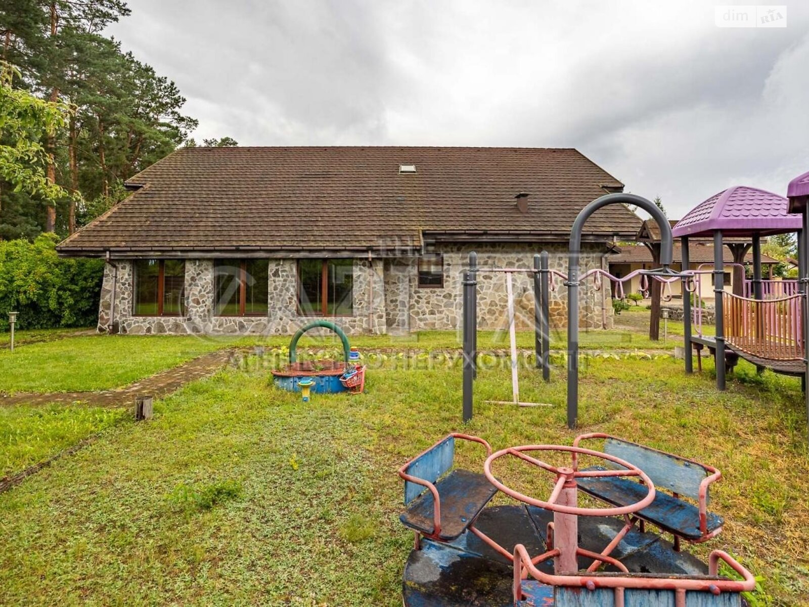 двоповерховий будинок, 763.8 кв. м, цегла. Продаж у Березівці фото 1 двоповерховий будинок, 763.8 кв. м, цегла. Продаж у Березівці фото 1