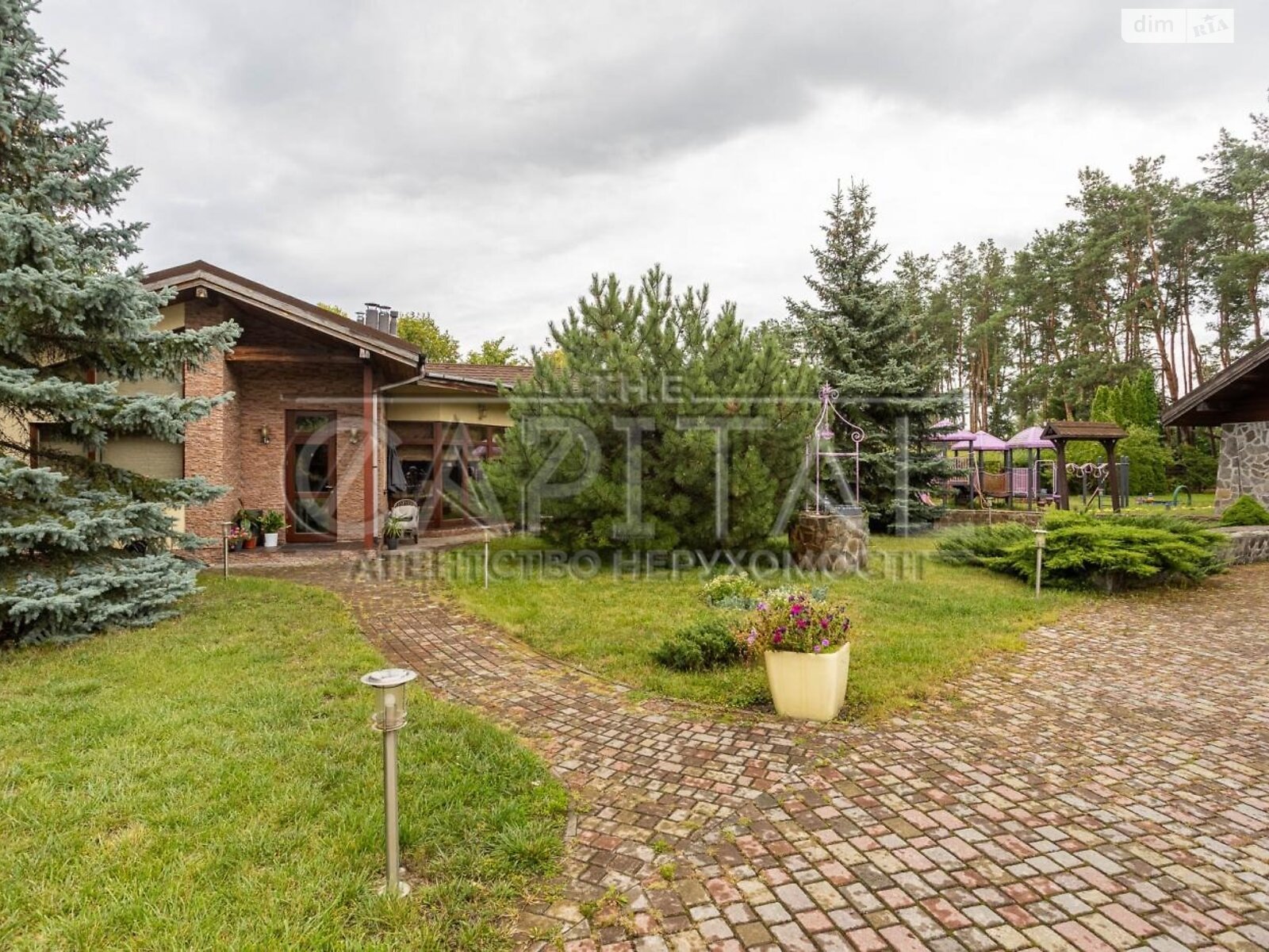 двоповерховий будинок, 763.8 кв. м, цегла. Продаж у Березівці фото 1 двоповерховий будинок, 763.8 кв. м, цегла. Продаж у Березівці фото 1