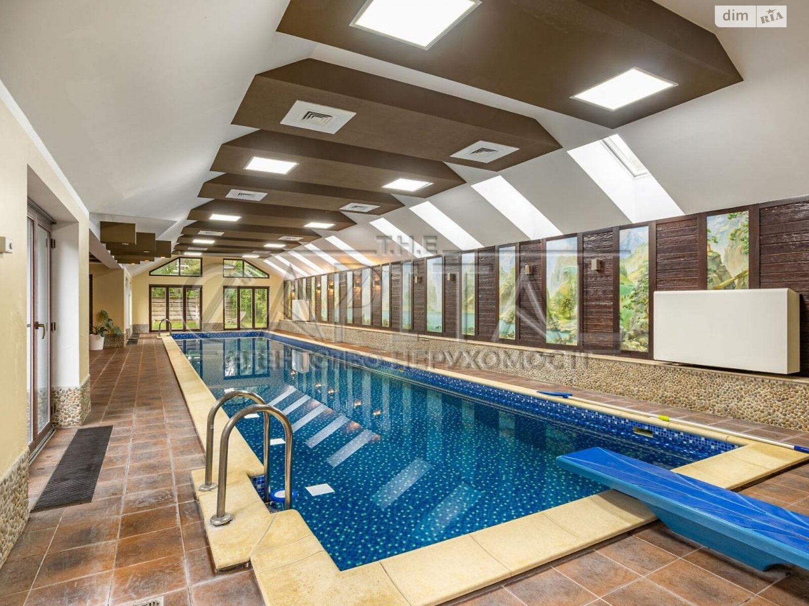 двоповерховий будинок, 763.8 кв. м, цегла. Продаж у Березівці фото 1 двоповерховий будинок, 763.8 кв. м, цегла. Продаж у Березівці фото 1