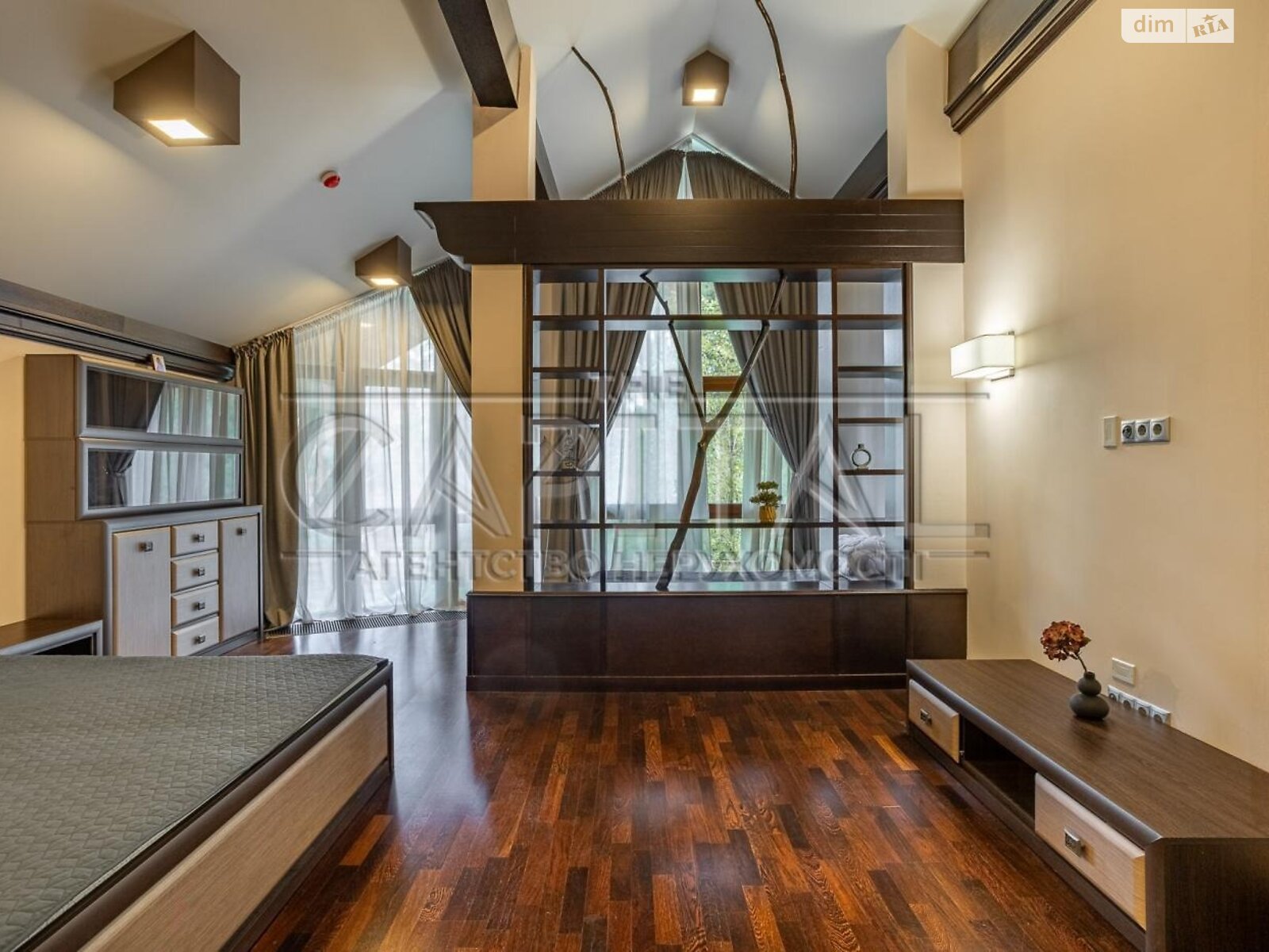 двоповерховий будинок, 763.8 кв. м, цегла. Продаж у Березівці фото 1 двоповерховий будинок, 763.8 кв. м, цегла. Продаж у Березівці фото 1