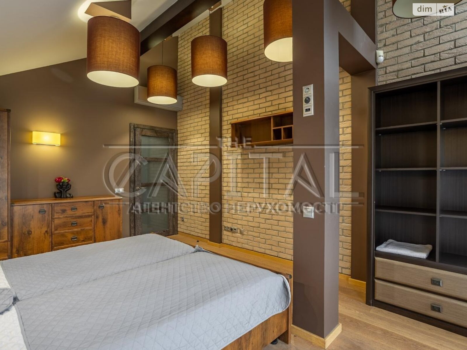 двоповерховий будинок, 763.8 кв. м, цегла. Продаж у Березівці фото 1 двоповерховий будинок, 763.8 кв. м, цегла. Продаж у Березівці фото 1