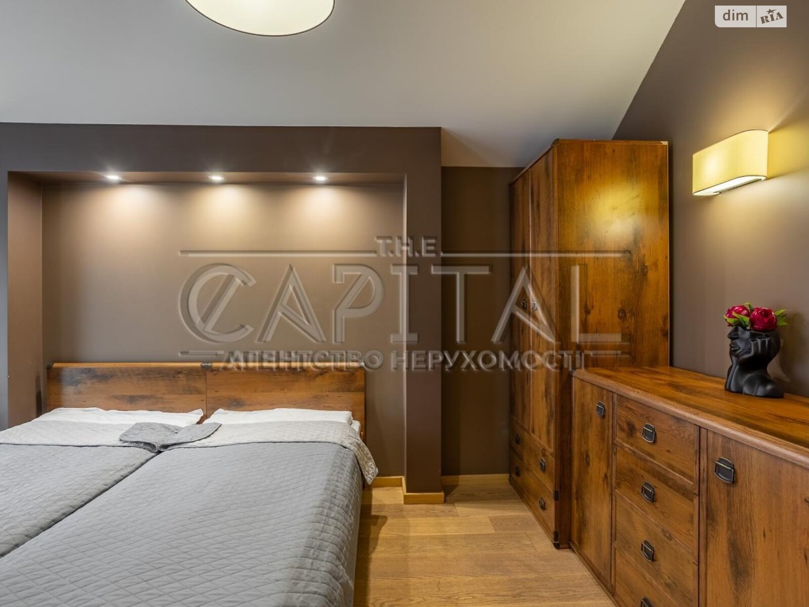 двоповерховий будинок, 763.8 кв. м, цегла. Продаж у Березівці фото 1 двоповерховий будинок, 763.8 кв. м, цегла. Продаж у Березівці фото 1