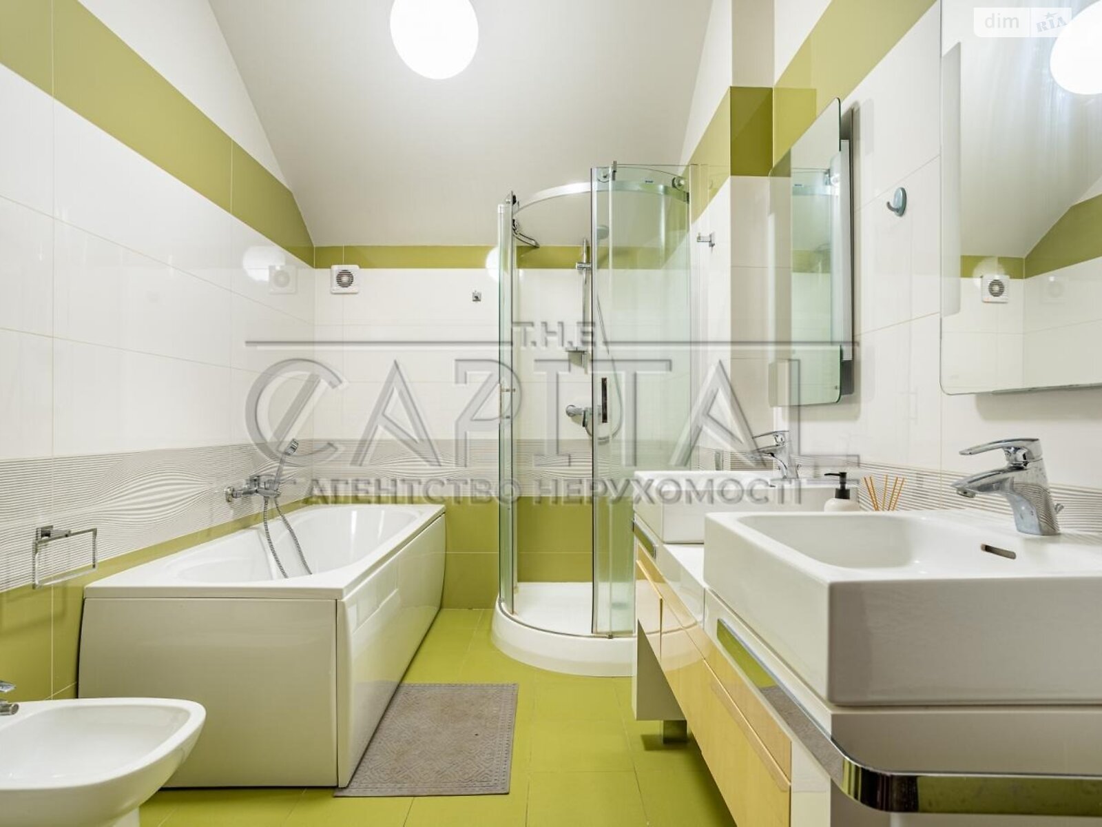 двоповерховий будинок, 763.8 кв. м, цегла. Продаж у Березівці фото 1 двоповерховий будинок, 763.8 кв. м, цегла. Продаж у Березівці фото 1