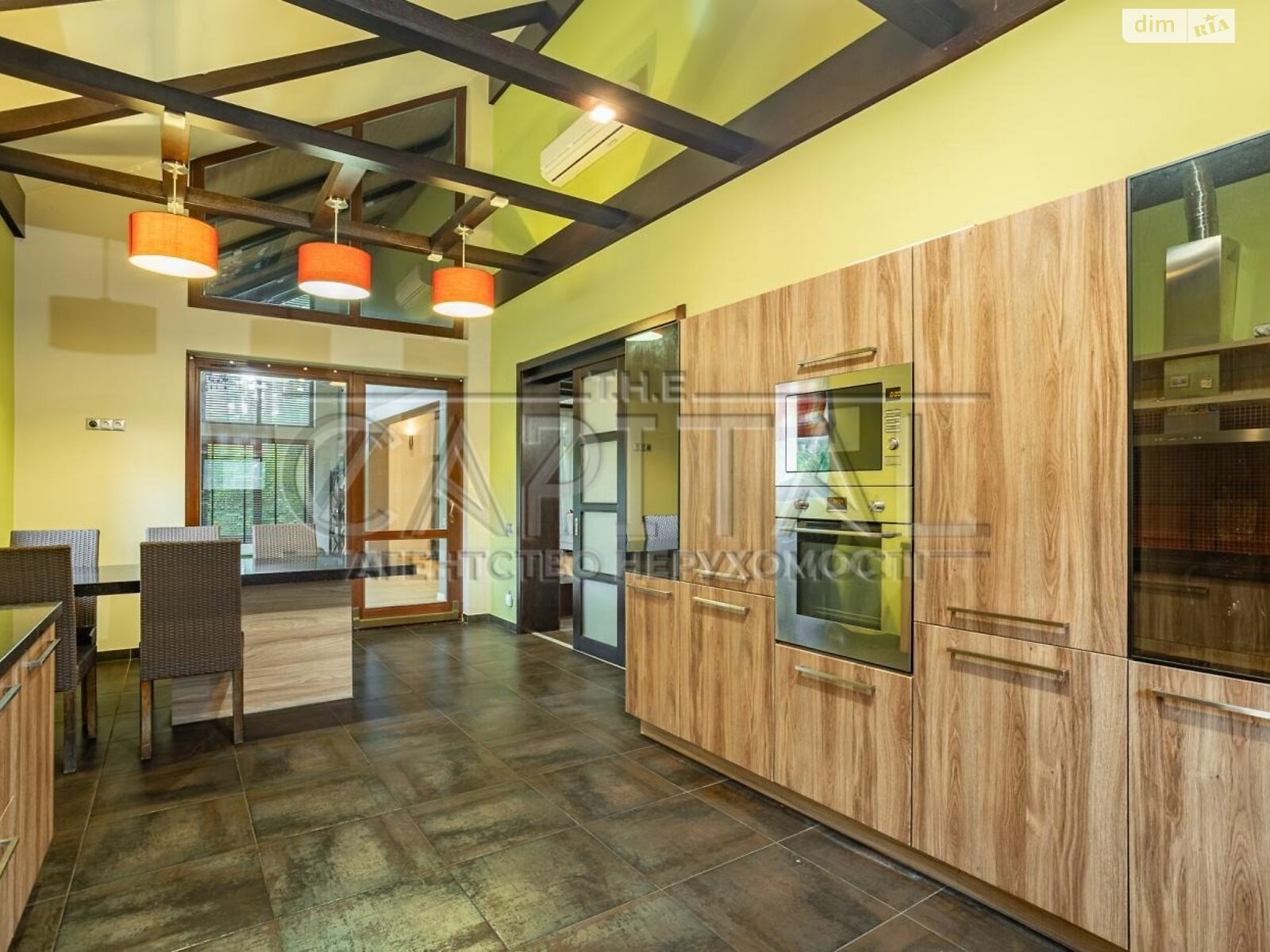 двоповерховий будинок, 763.8 кв. м, цегла. Продаж у Березівці фото 1 двоповерховий будинок, 763.8 кв. м, цегла. Продаж у Березівці фото 1