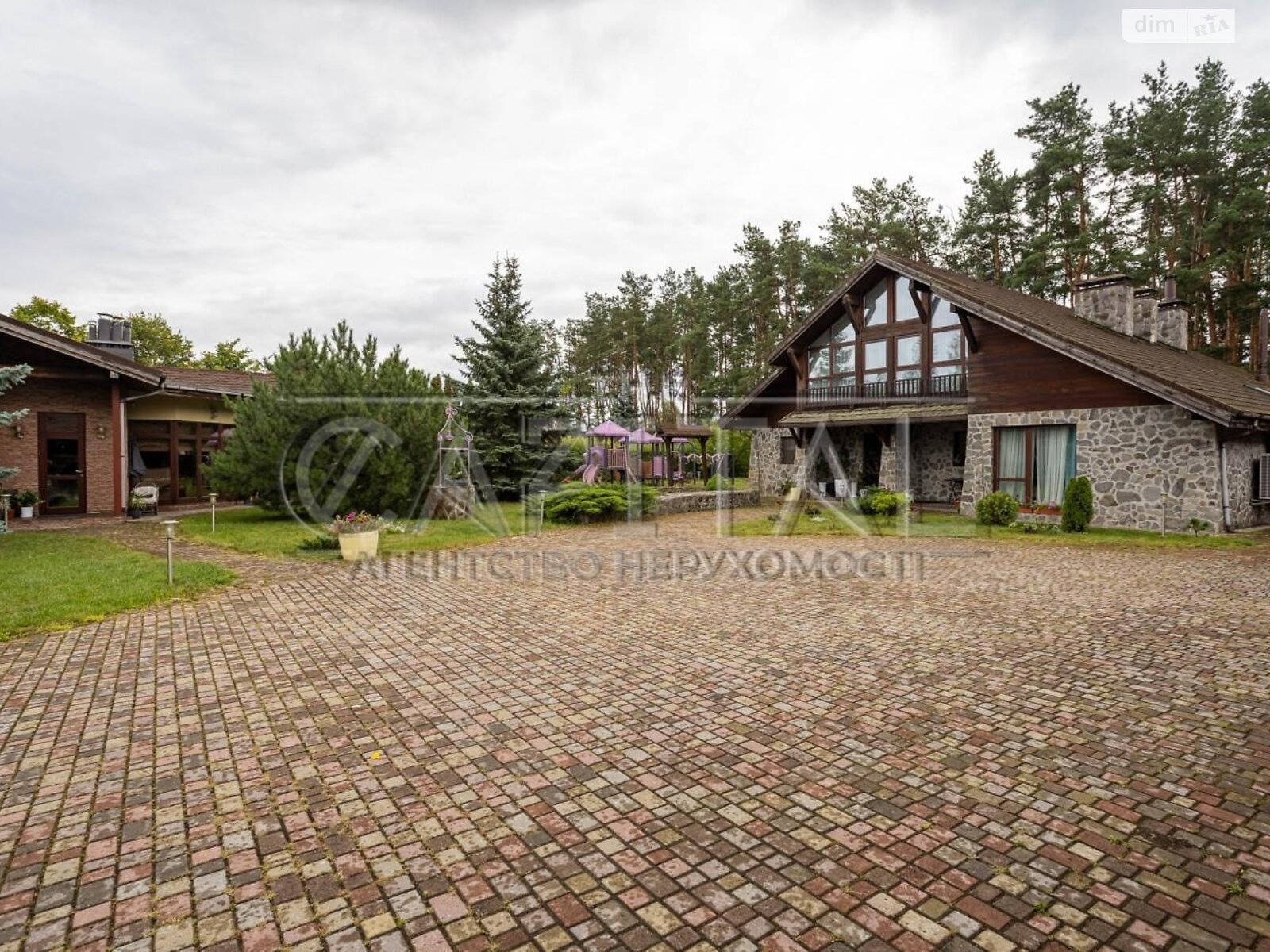 двоповерховий будинок, 763.8 кв. м, цегла. Продаж у Березівці фото 1 двоповерховий будинок, 763.8 кв. м, цегла. Продаж у Березівці фото 1