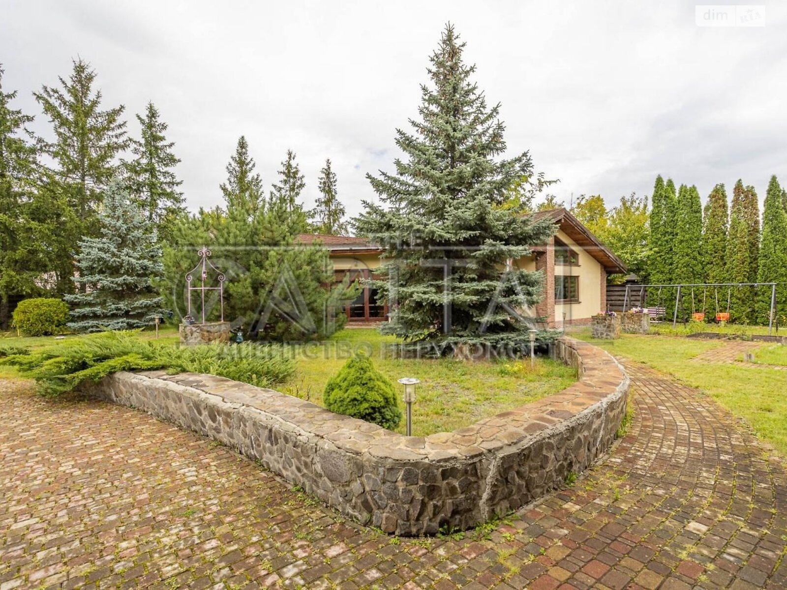 двоповерховий будинок, 763.8 кв. м, цегла. Продаж у Березівці фото 1 двоповерховий будинок, 763.8 кв. м, цегла. Продаж у Березівці фото 1