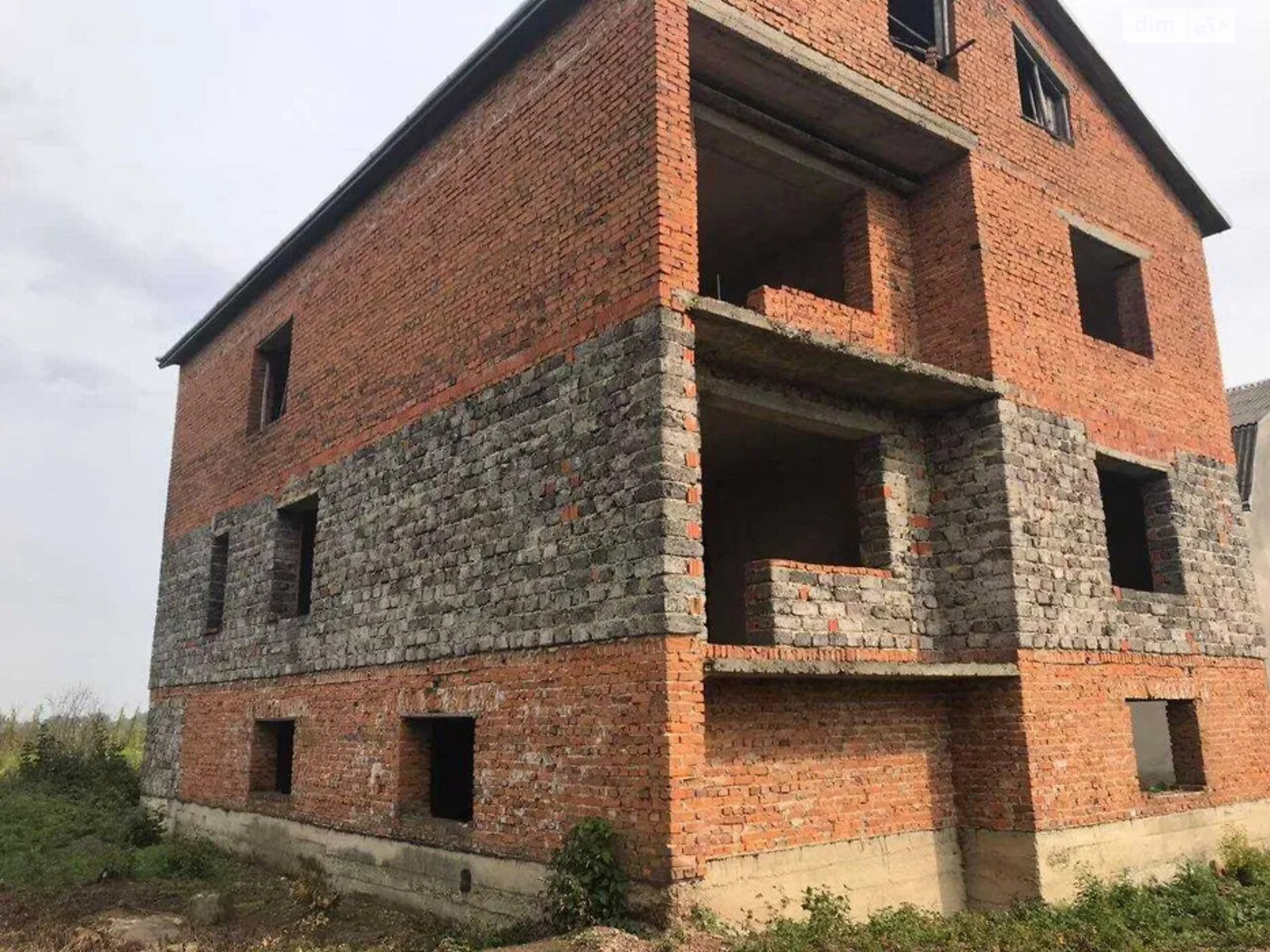 трехэтажный дом, 240 кв. м, блочно-кирпичный. Продажа в Бесковичах фото 1 трехэтажный дом, 240 кв. м, блочно-кирпичный. Продажа в Бесковичах фото 1