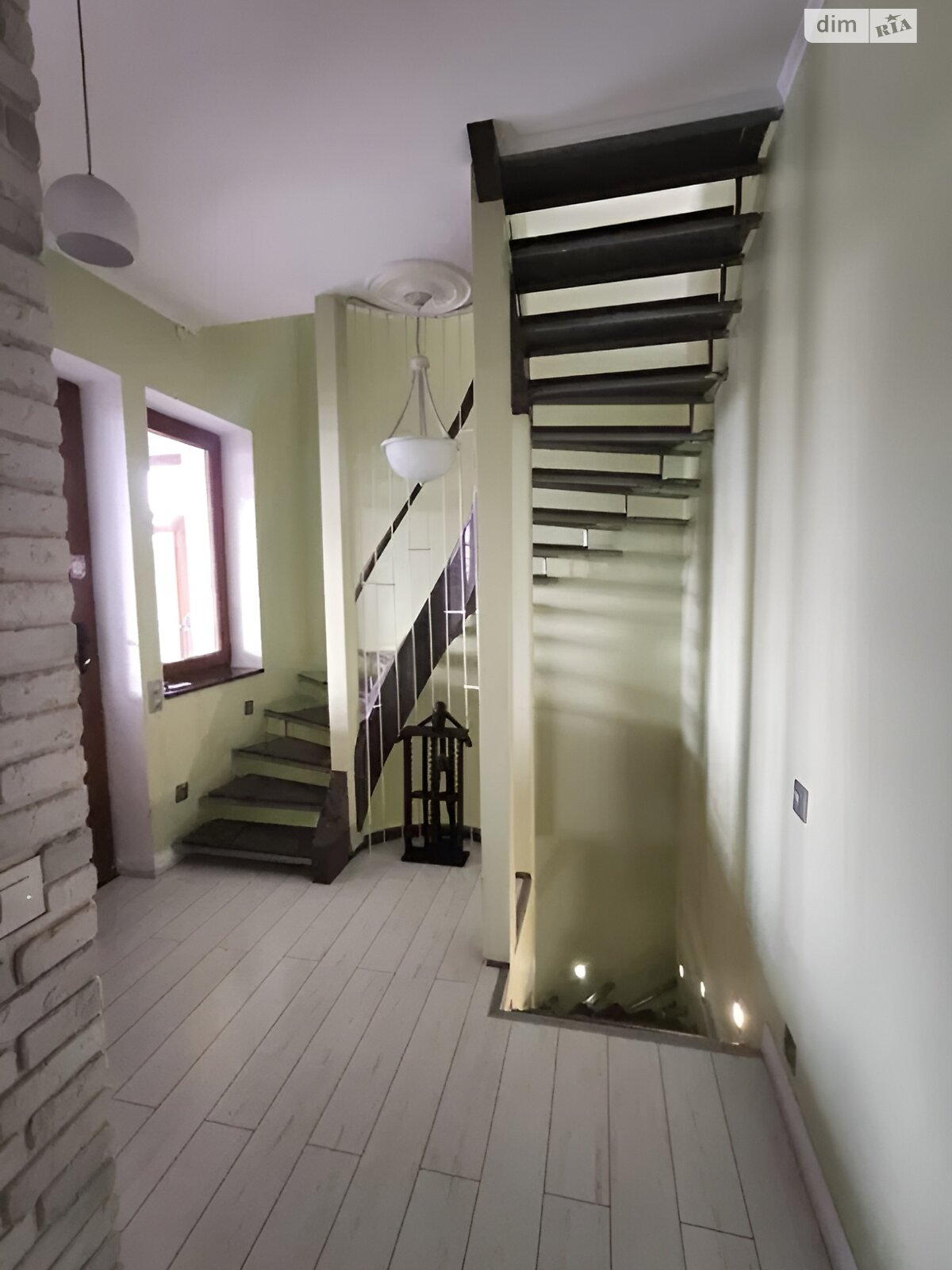 трехэтажный дом беседка, 540 кв. м, кирпич. Продажа в Безлюдовке фото 1 трехэтажный дом беседка, 540 кв. м, кирпич. Продажа в Безлюдовке фото 1