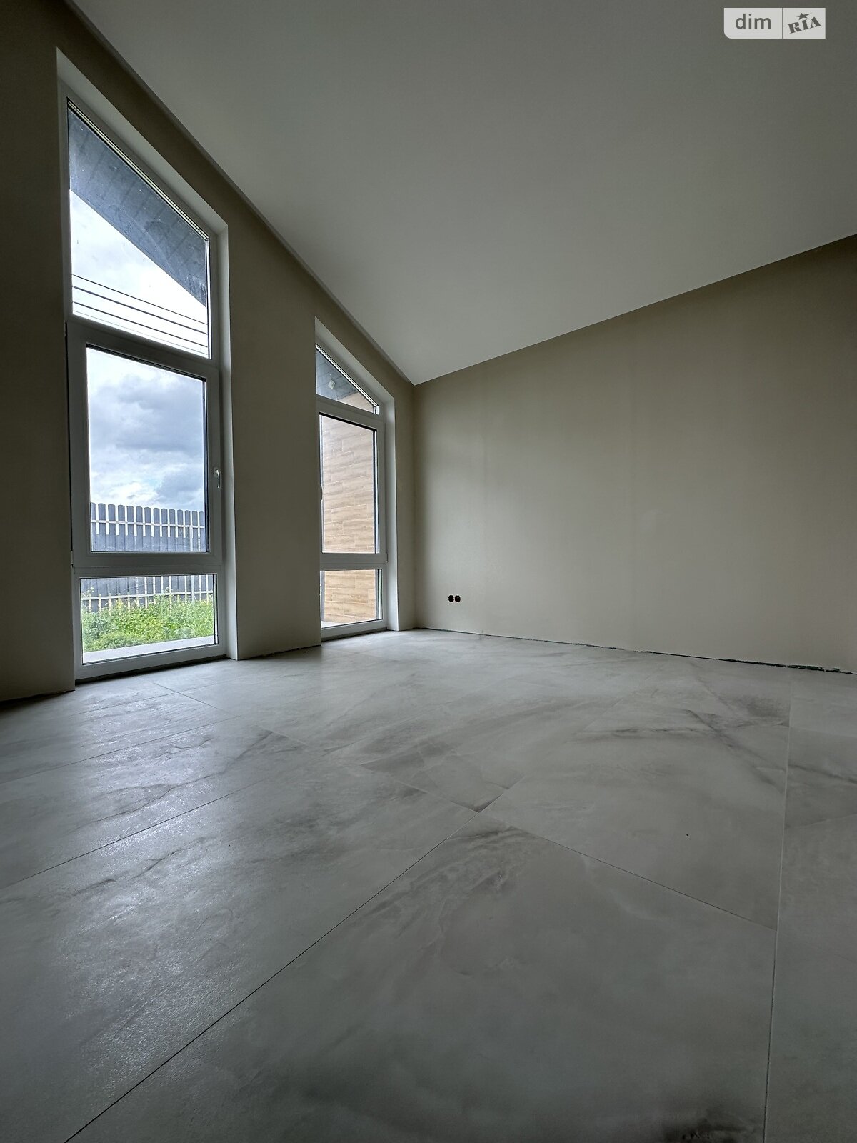 одноэтажный дом с отоплением, 106 кв. м, кирпич. Продажа в Безугловке фото 1 одноэтажный дом с отоплением, 106 кв. м, кирпич. Продажа в Безугловке фото 1