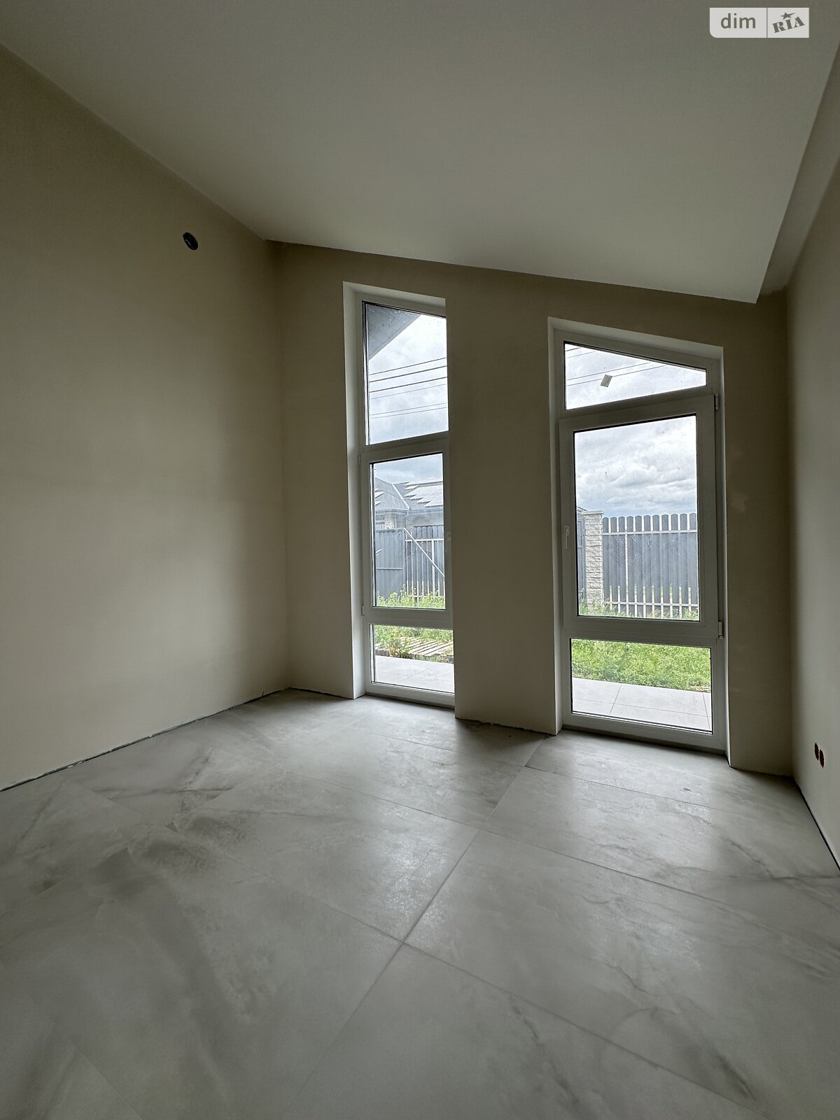 одноэтажный дом с отоплением, 106 кв. м, кирпич. Продажа в Безугловке фото 1 одноэтажный дом с отоплением, 106 кв. м, кирпич. Продажа в Безугловке фото 1