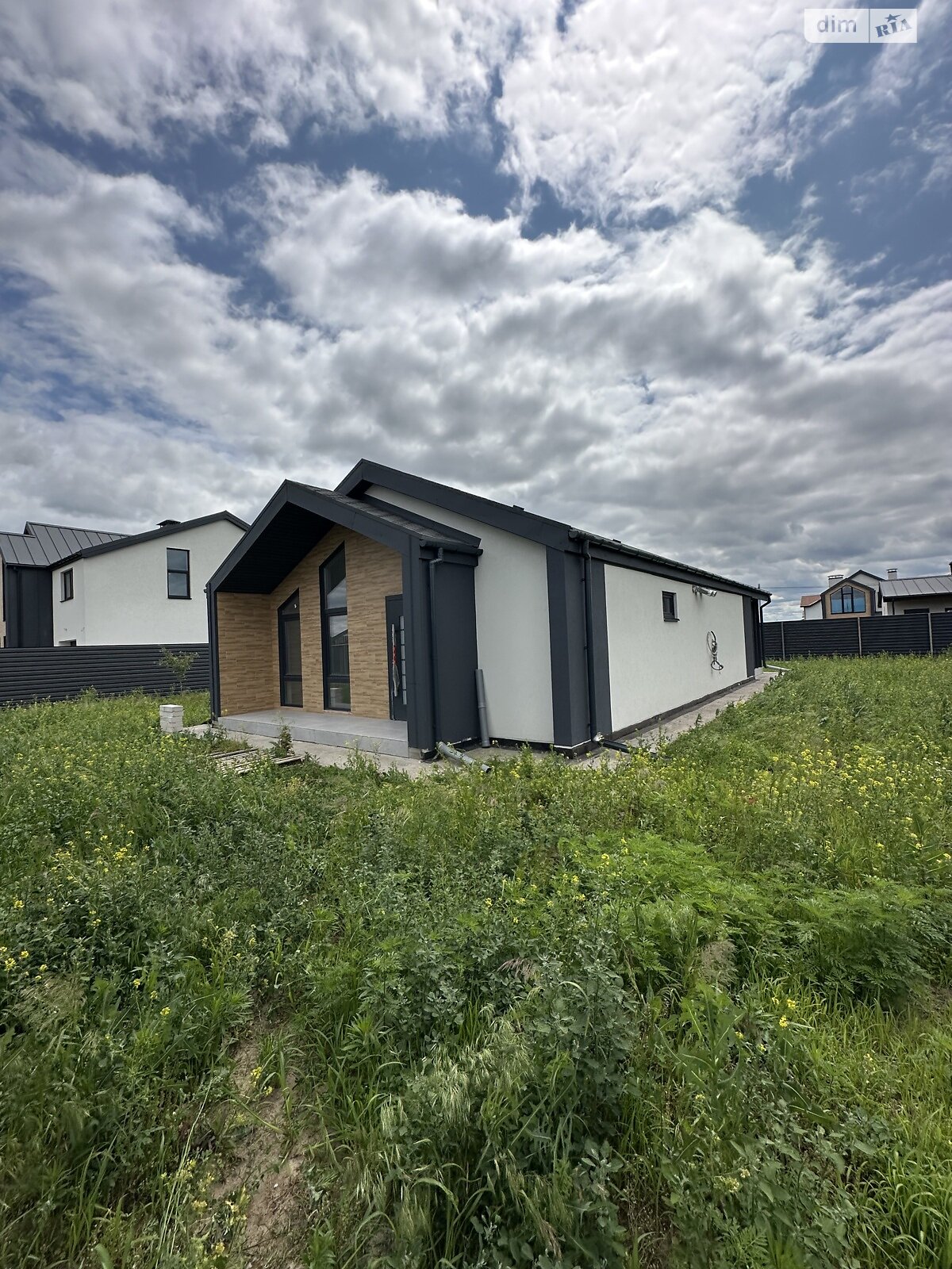 одноэтажный дом с отоплением, 106 кв. м, кирпич. Продажа в Безугловке фото 1 одноэтажный дом с отоплением, 106 кв. м, кирпич. Продажа в Безугловке фото 1