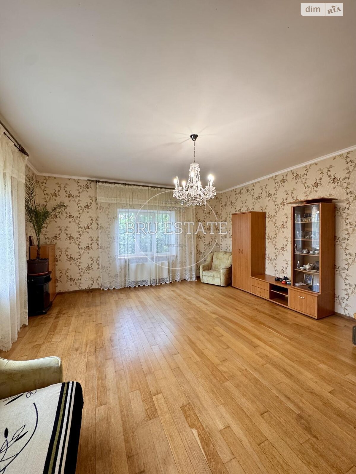 двухэтажный дом с гаражом, 216.7 кв. м, кирпич. Продажа в Безугловке фото 1