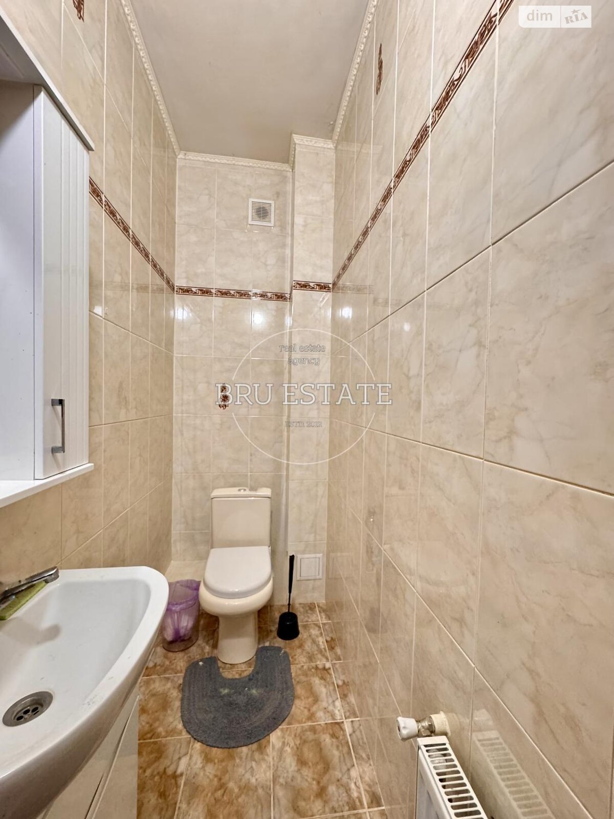 двухэтажный дом с гаражом, 216.7 кв. м, кирпич. Продажа в Безугловке фото 1