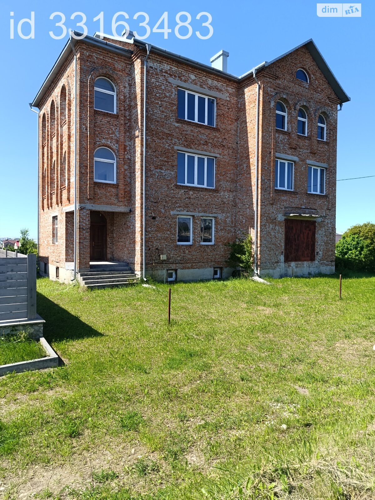 триповерховий будинок з верандою, 478 кв. м, кирпич. Продаж у Біліій фото 1 триповерховий будинок з верандою, 478 кв. м, кирпич. Продаж у Біліій фото 1