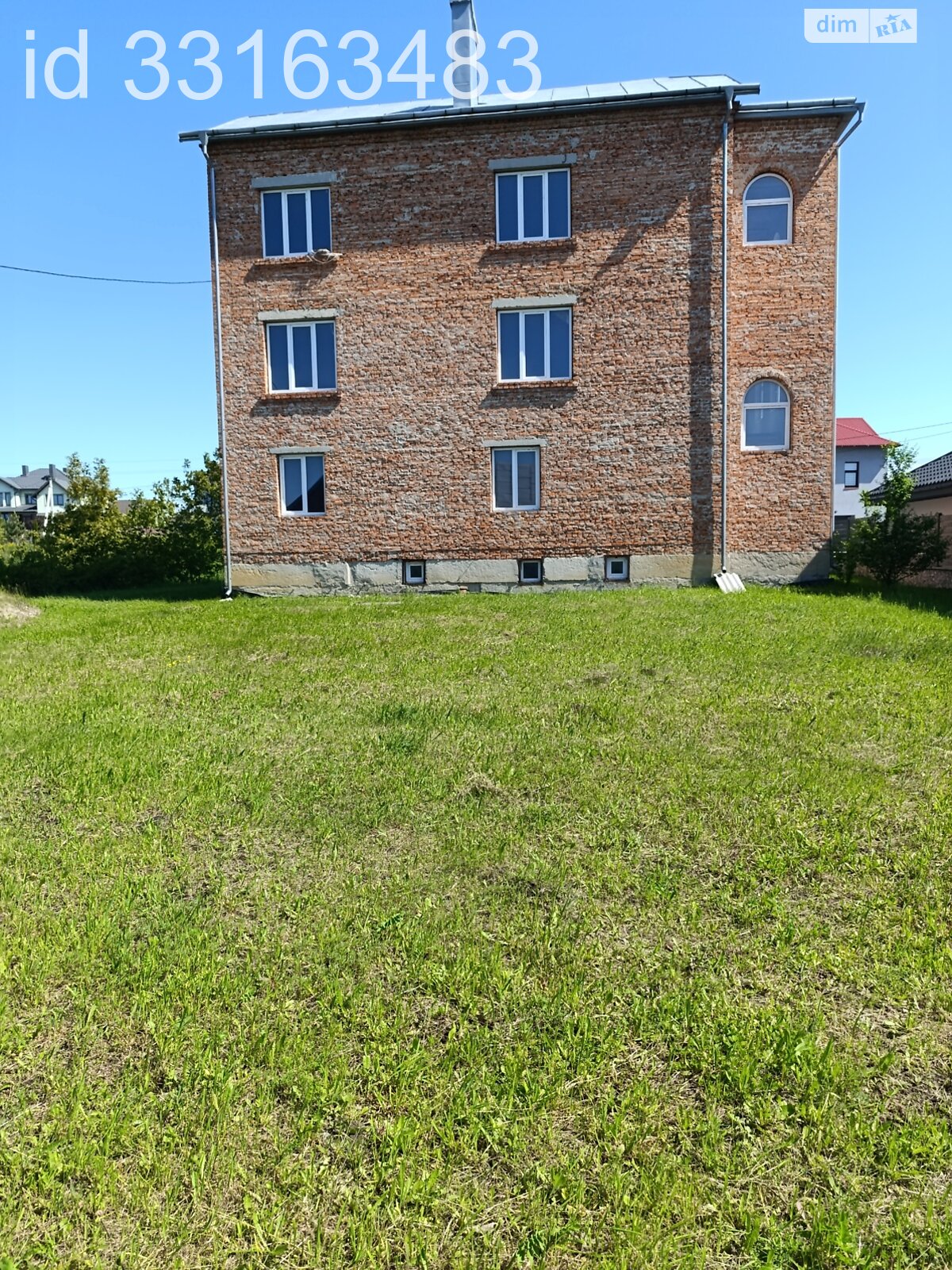 триповерховий будинок з верандою, 478 кв. м, кирпич. Продаж у Біліій фото 1 триповерховий будинок з верандою, 478 кв. м, кирпич. Продаж у Біліій фото 1