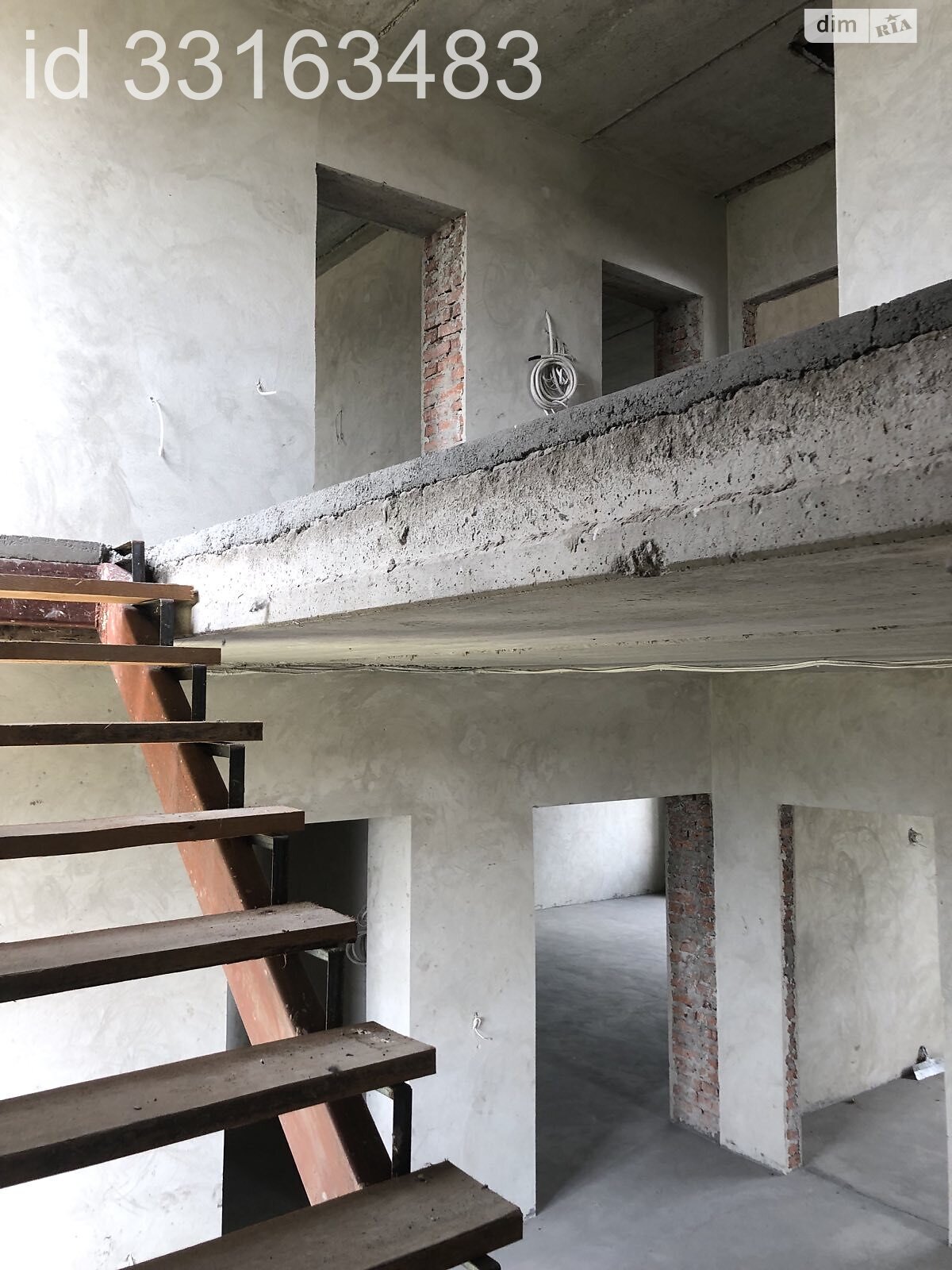триповерховий будинок з верандою, 478 кв. м, кирпич. Продаж у Біліій фото 1 триповерховий будинок з верандою, 478 кв. м, кирпич. Продаж у Біліій фото 1
