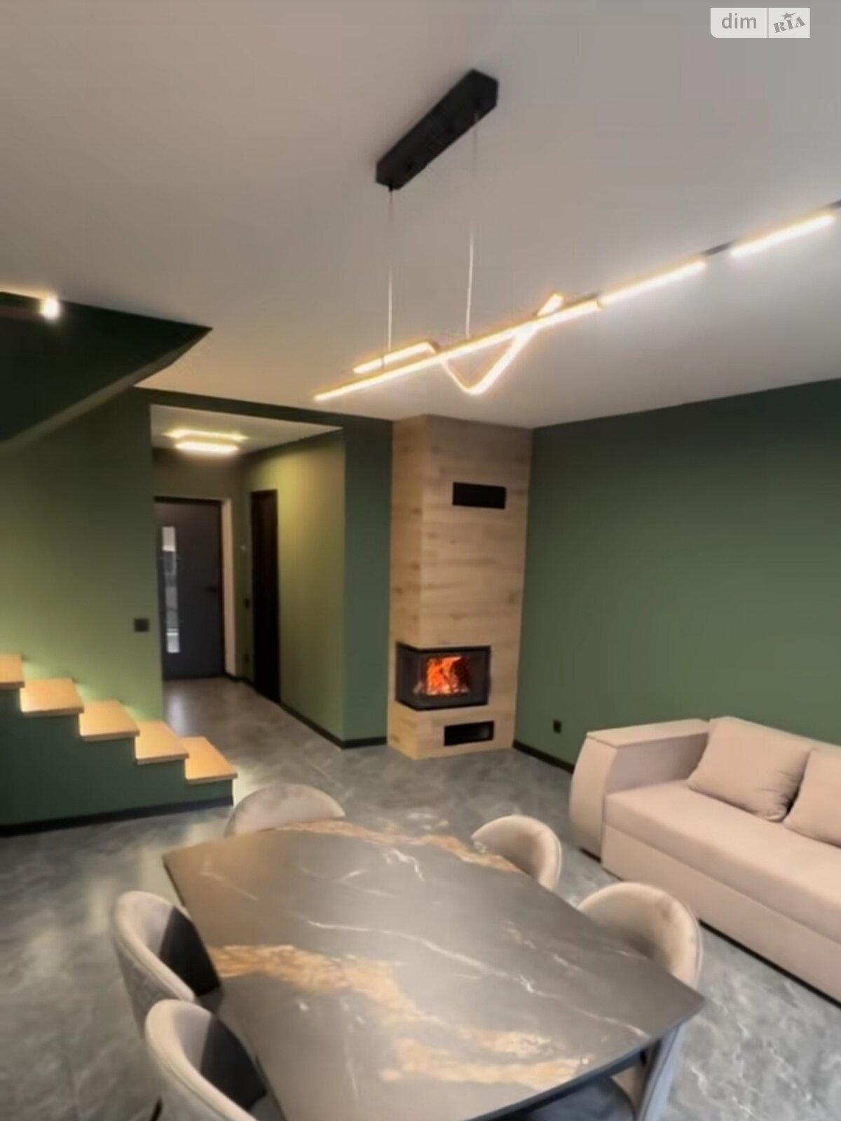 двухэтажный дом с отоплением, 120 кв. м, кирпич. Продажа в Биле фото 1