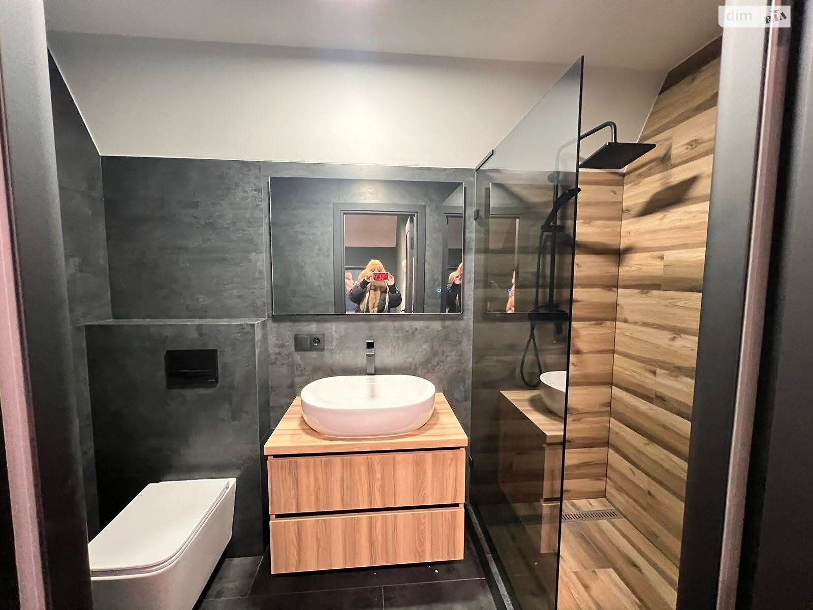 двухэтажный дом с отоплением, 120 кв. м, кирпич. Продажа в Биле фото 1