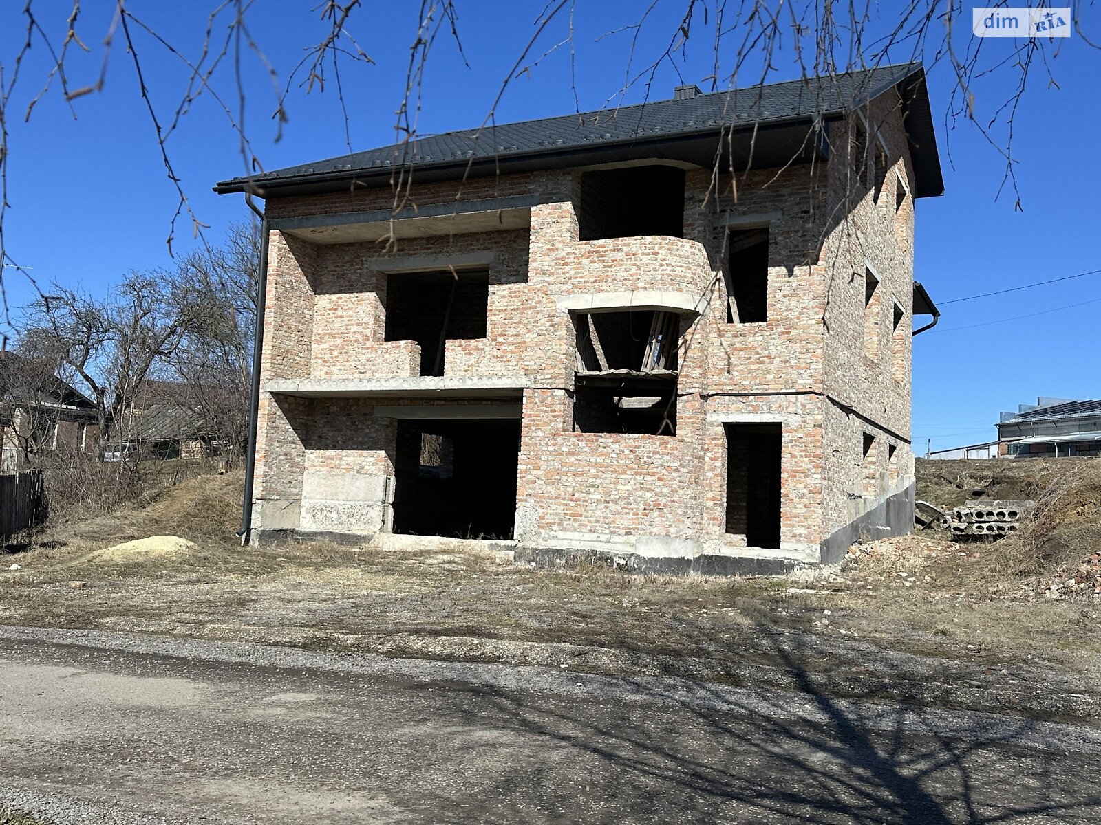 двухэтажный дом с верандой, 269.6 кв. м, кирпич. Продажа в Биле фото 1 двухэтажный дом с верандой, 269.6 кв. м, кирпич. Продажа в Биле фото 1