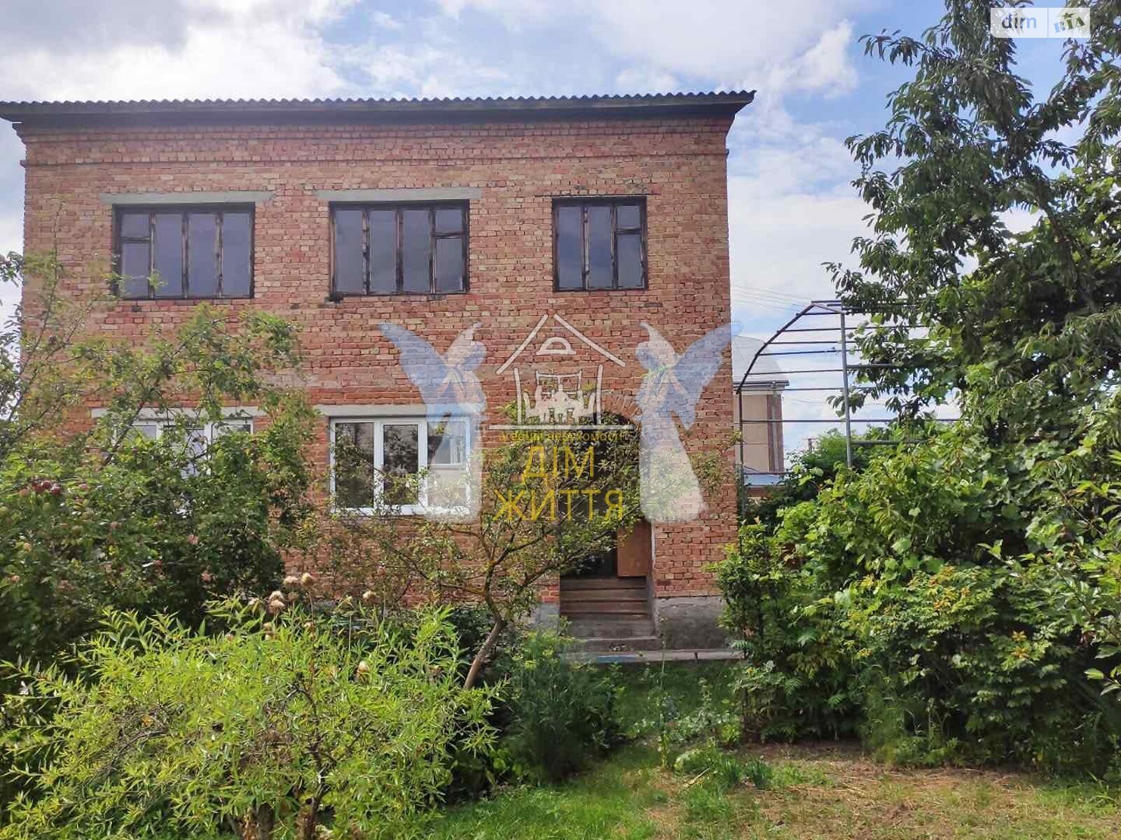 двухэтажный дом, 290 кв. м, кирпич. Продажа в Биле фото 1 двухэтажный дом, 290 кв. м, кирпич. Продажа в Биле фото 1