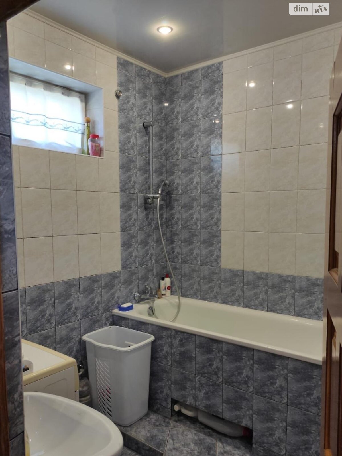 двухэтажный дом, 290 кв. м, кирпич. Продажа в Биле фото 1 двухэтажный дом, 290 кв. м, кирпич. Продажа в Биле фото 1