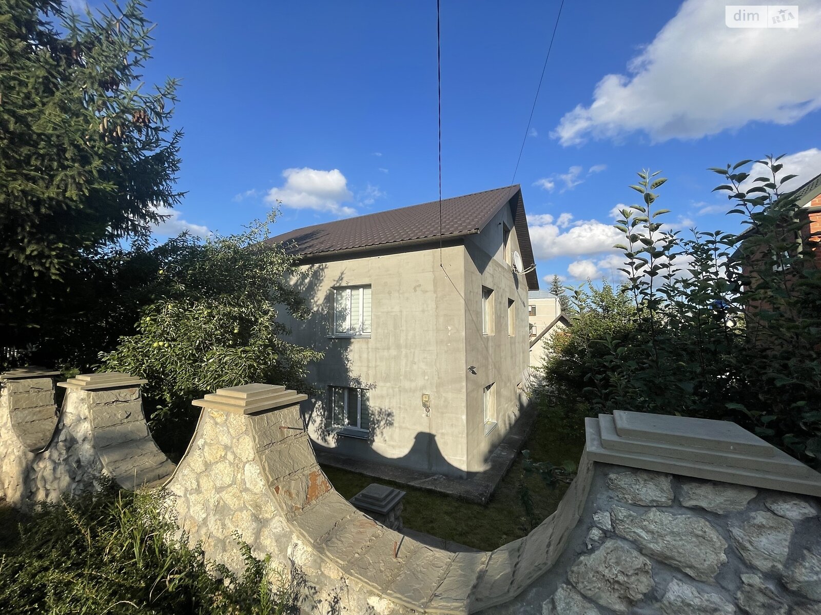 двухэтажный дом с гаражом, 199 кв. м, кирпич. Продажа в Биле фото 1