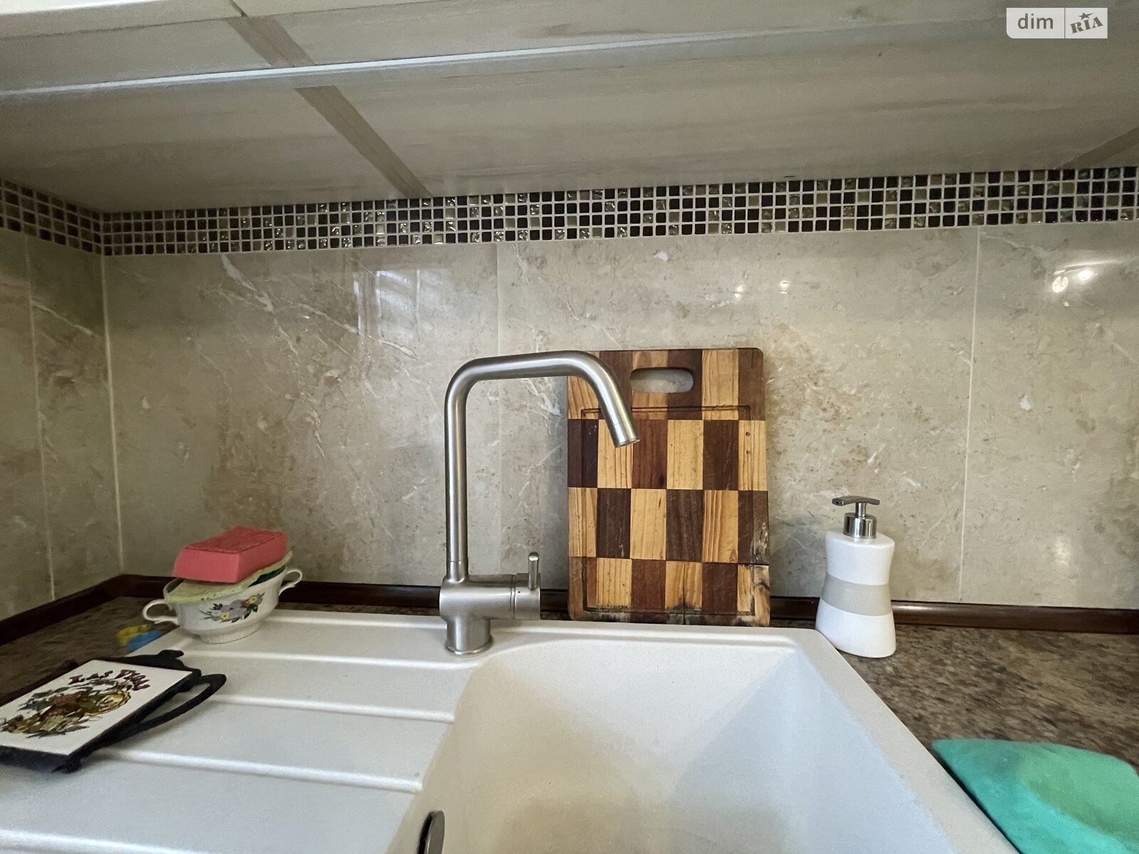 двухэтажный дом с гаражом, 199 кв. м, кирпич. Продажа в Биле фото 1