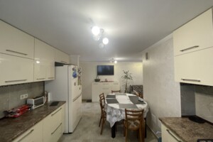 двухэтажный дом с гаражом, 199 кв. м, кирпич. Продажа в Биле фото 2